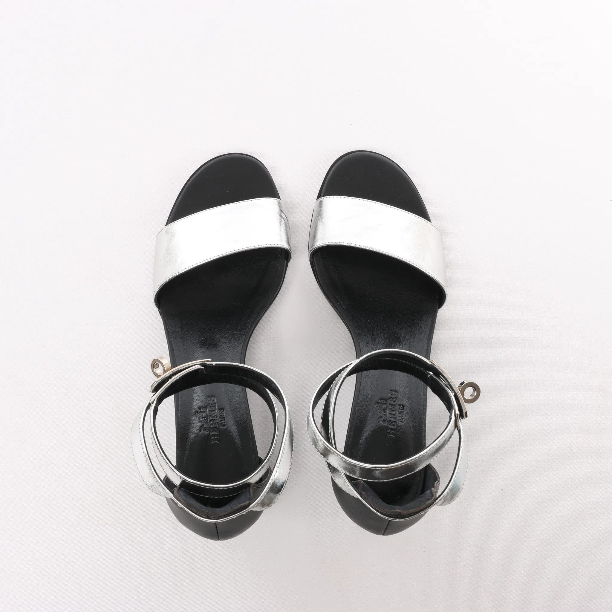 HERMES Manege Kelly Leather Sandals in Black x Silver, Size 37 EU