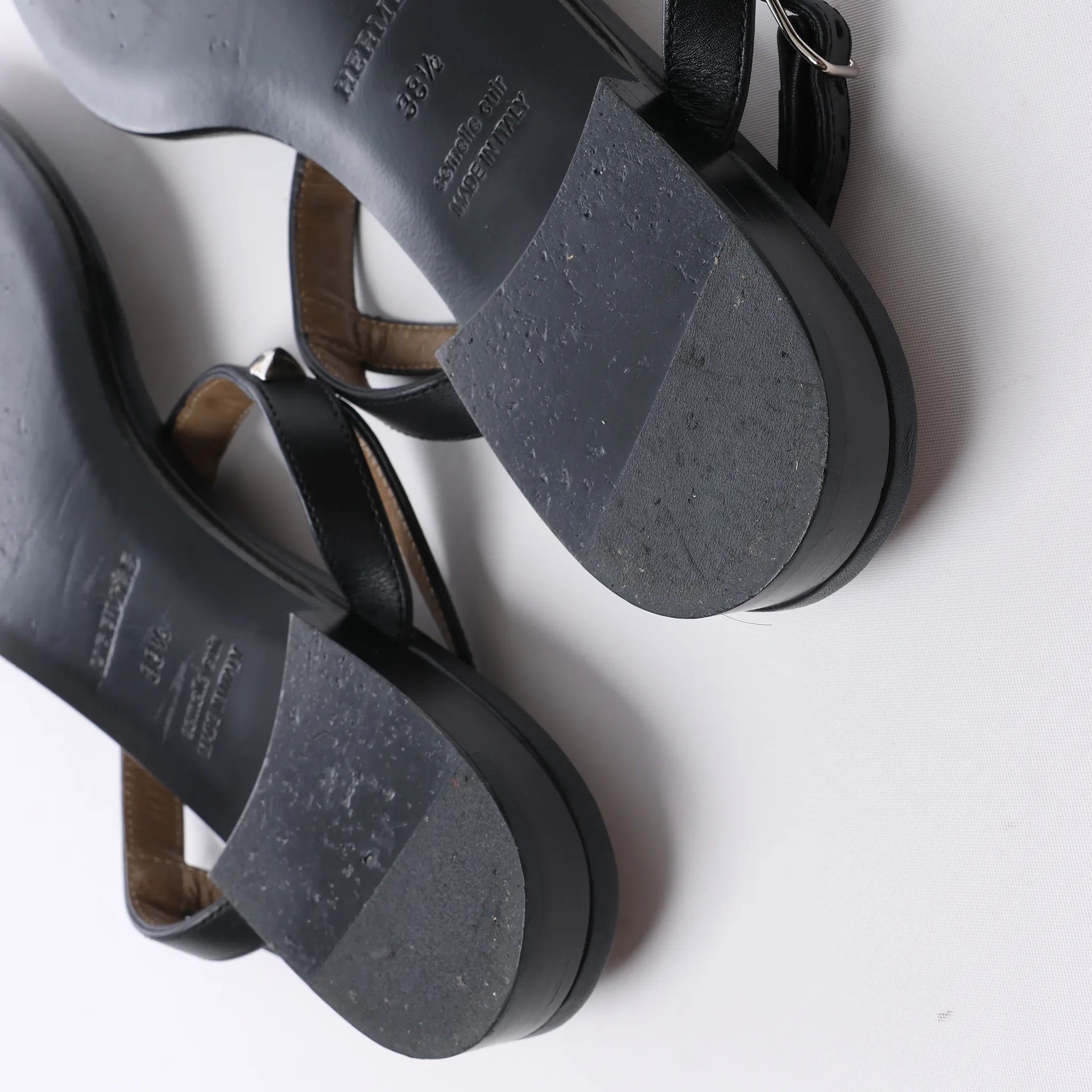 HERMES Olivia Leather Sandals in Black, Size EU 38.5