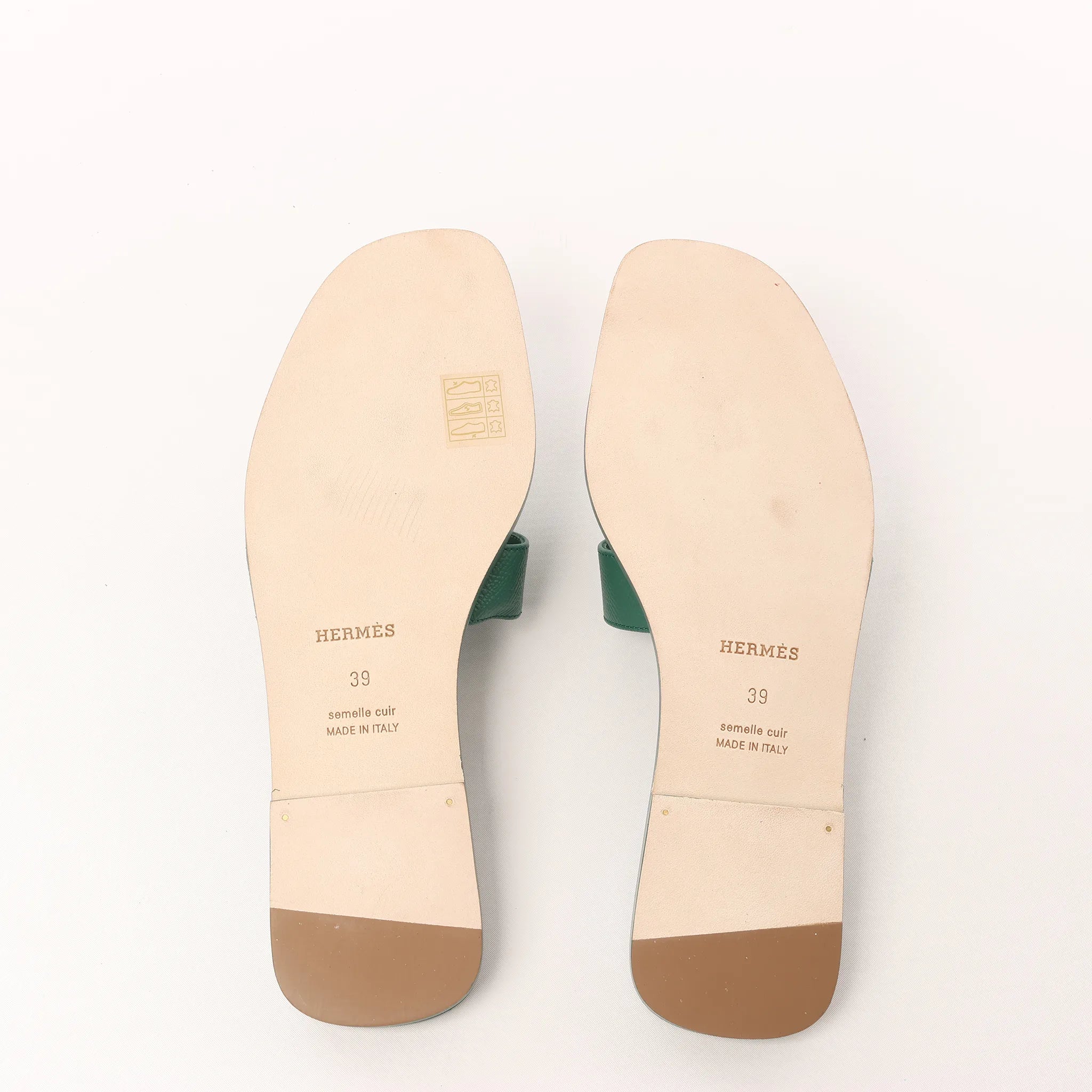 HERMES Oran Epsom Leather Sandals in Vert Cactus Green, Size 39 EU