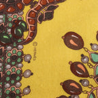 Pañuelo Hermès Carré Geant "LOCOMOTION" de cachemira y seda en beige