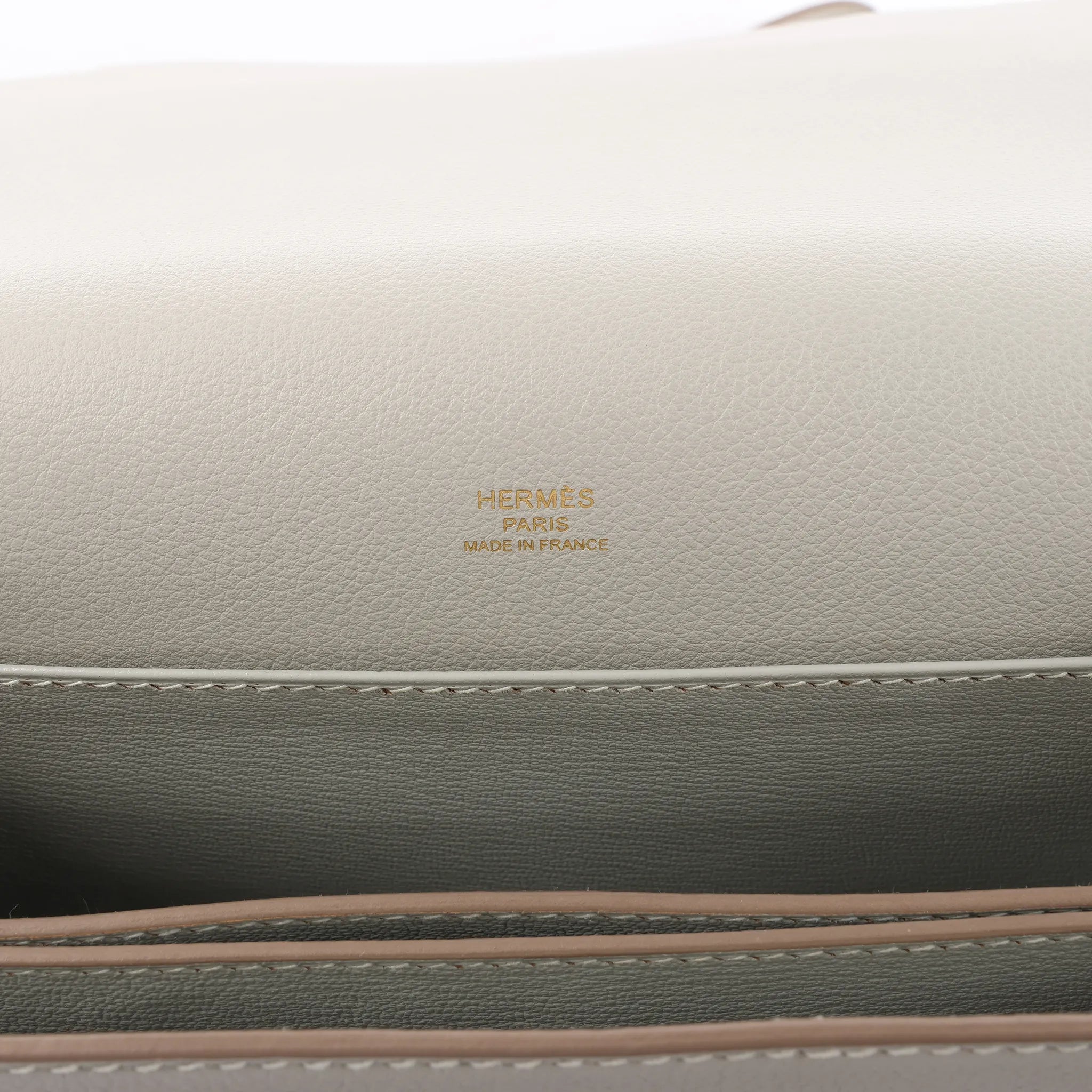 Hermes Sac Roulis 23 Evercolor Crossbody Bag in Pearl Gray C: 2018