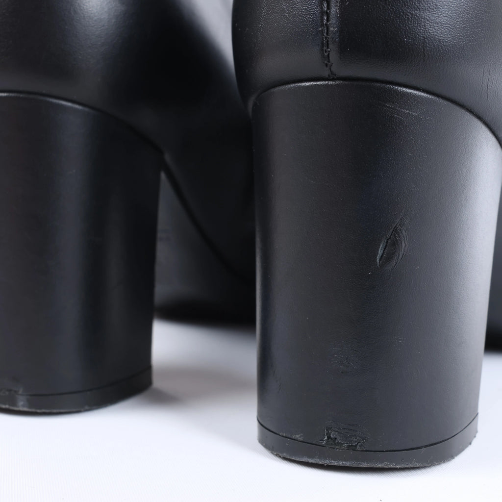 Hermès Saint Germain Leather Ankle Boots in Black, size 36
