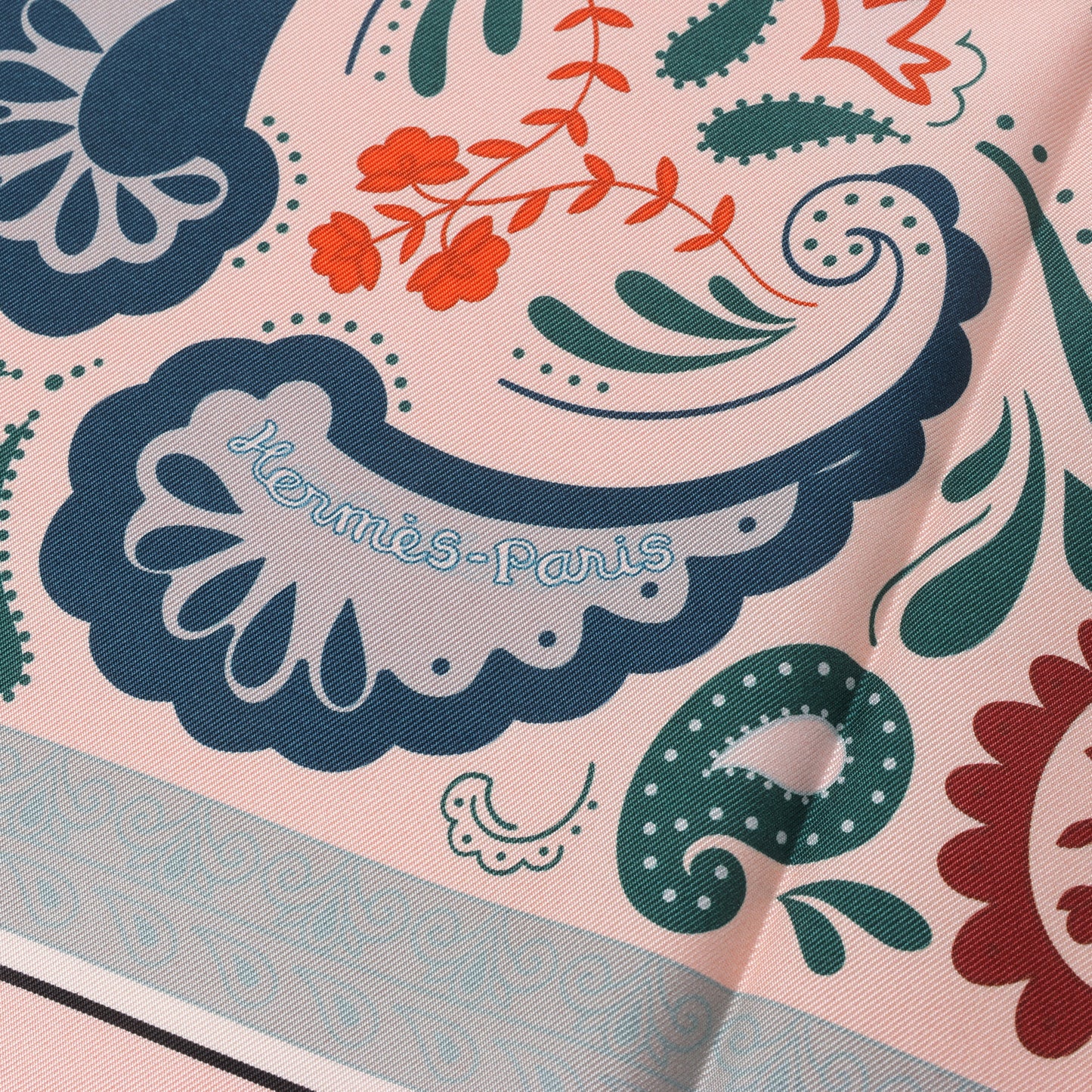 Hermès Double Face 90 „Cheetah Bandana“ 100 % Seidentuch in Pink x Orange