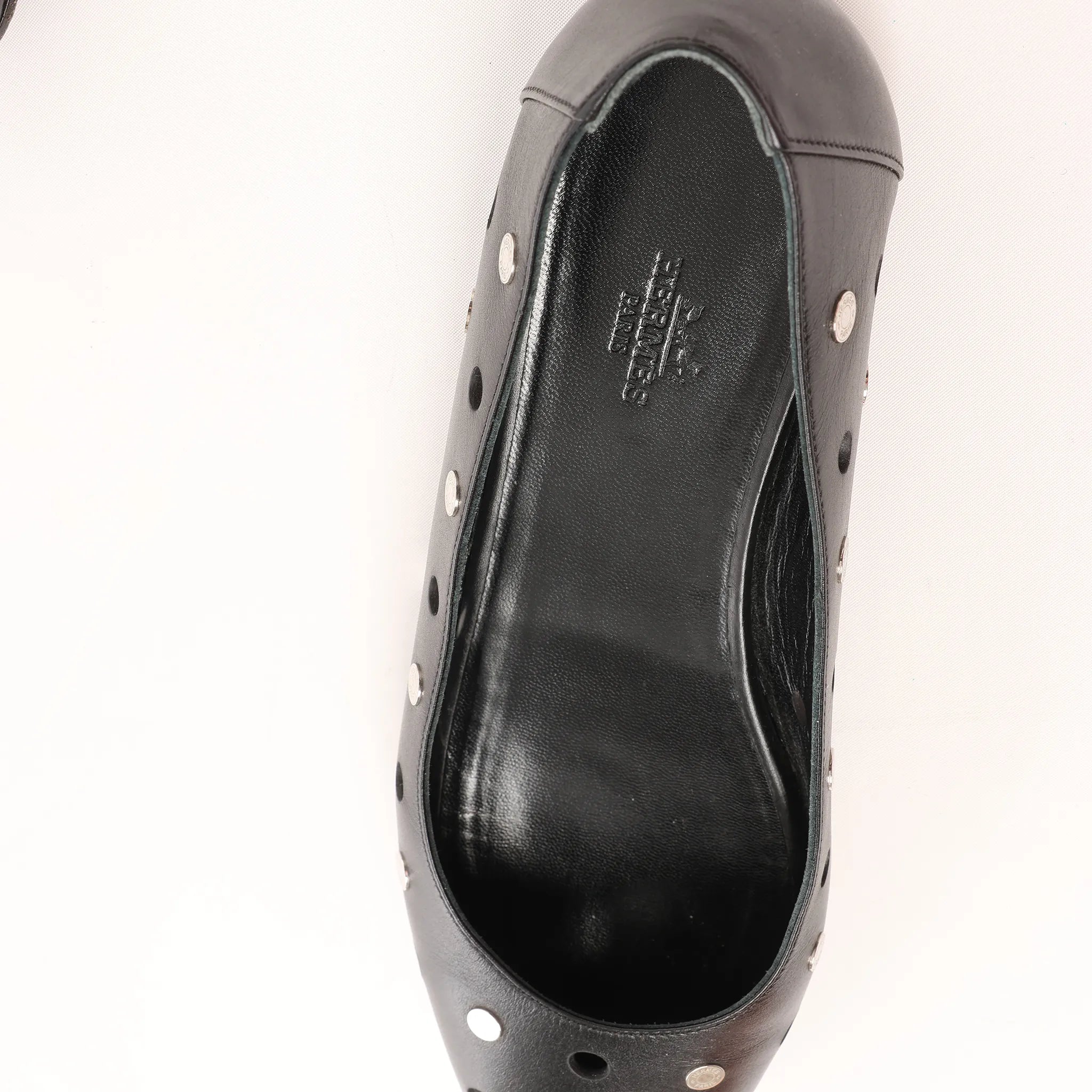 Hermès Serie Button Punching Sack Leather Ballet Flats un Black, Size 39 EU