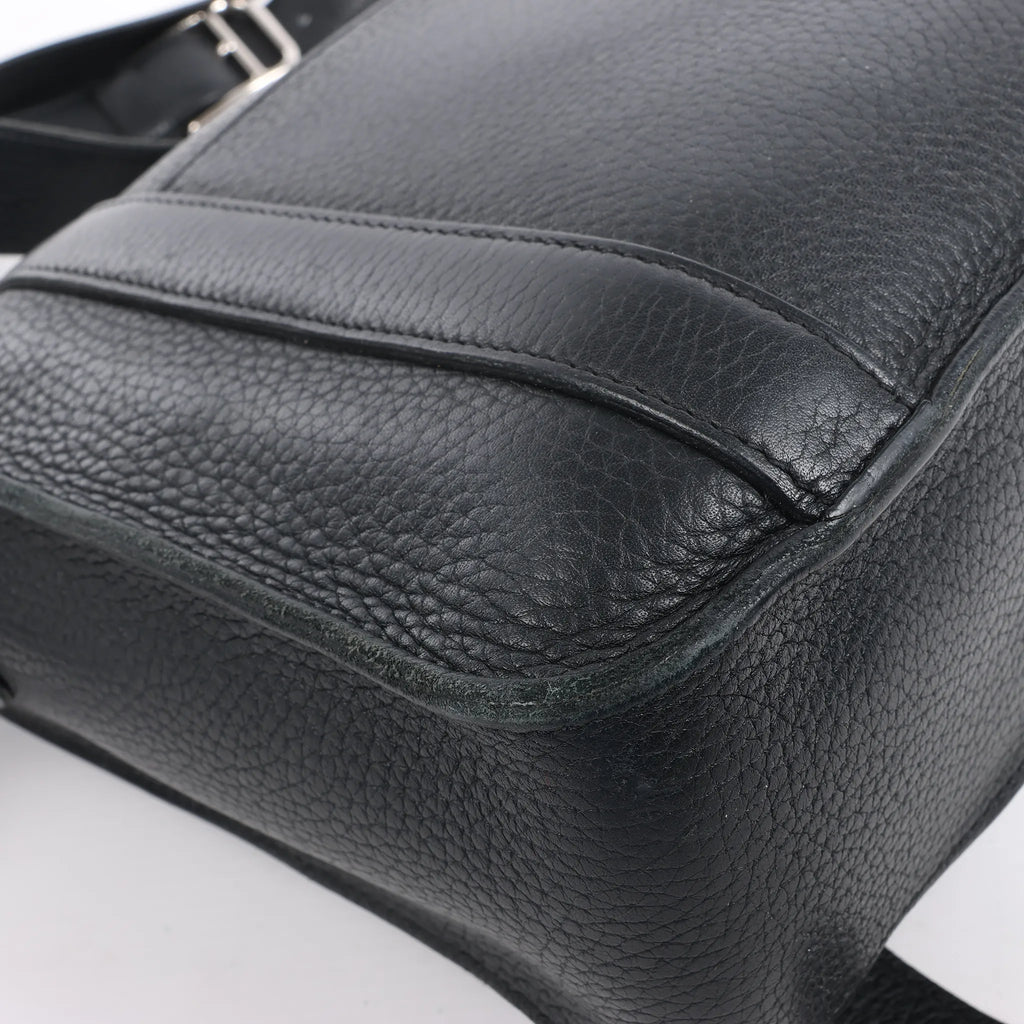 HERMES Steve Caporal 27 Taurillon Clemence in Black and Silver Metal Fittings Crossbody Bag  X: 2016