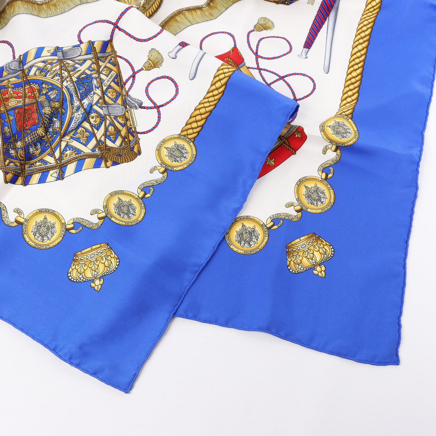 Hermès Carré 90 "LES TAMBOURS" Foulard 100% Soie en Bleu