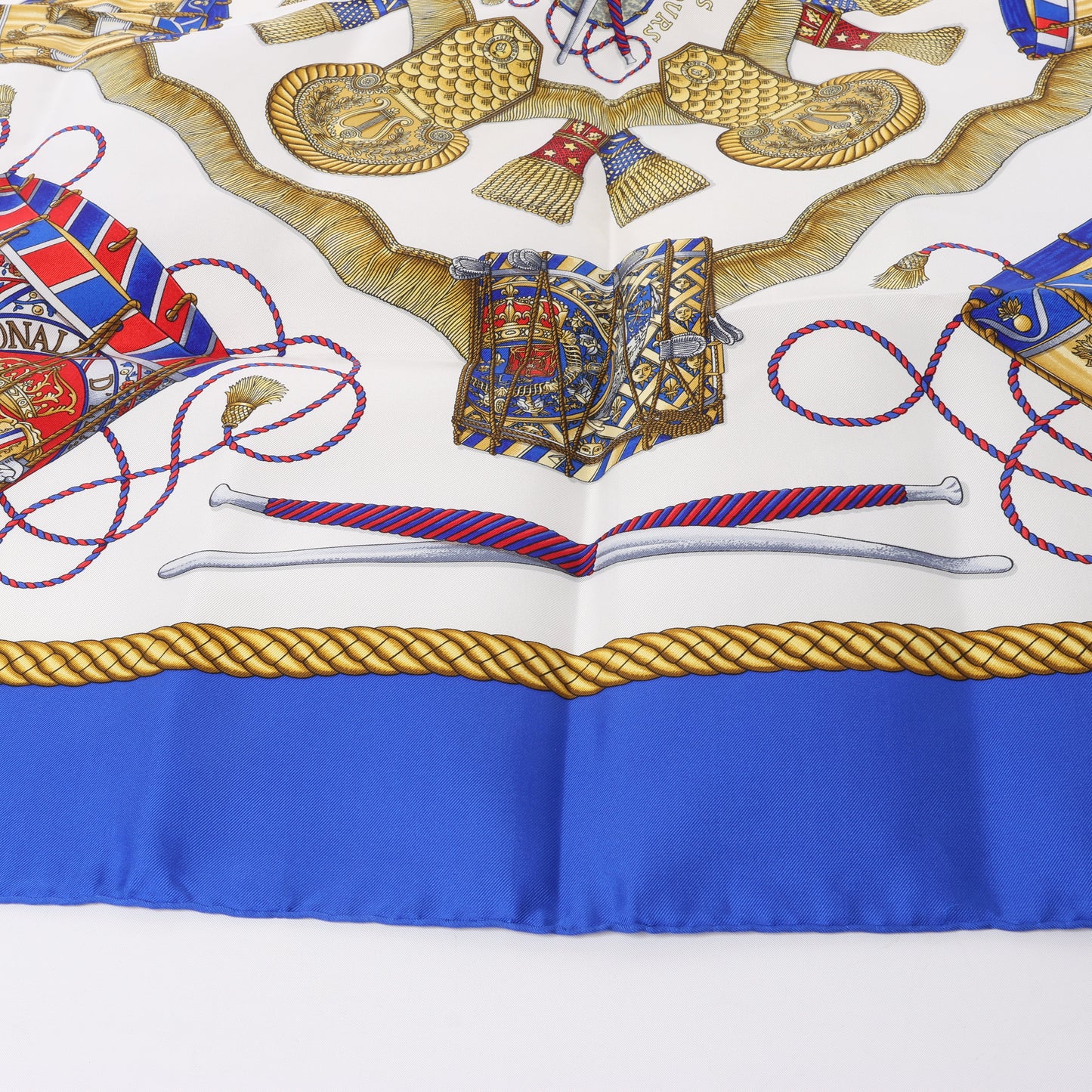 Hermès Carré 90 "LES TAMBOURS" Foulard 100% Soie en Bleu