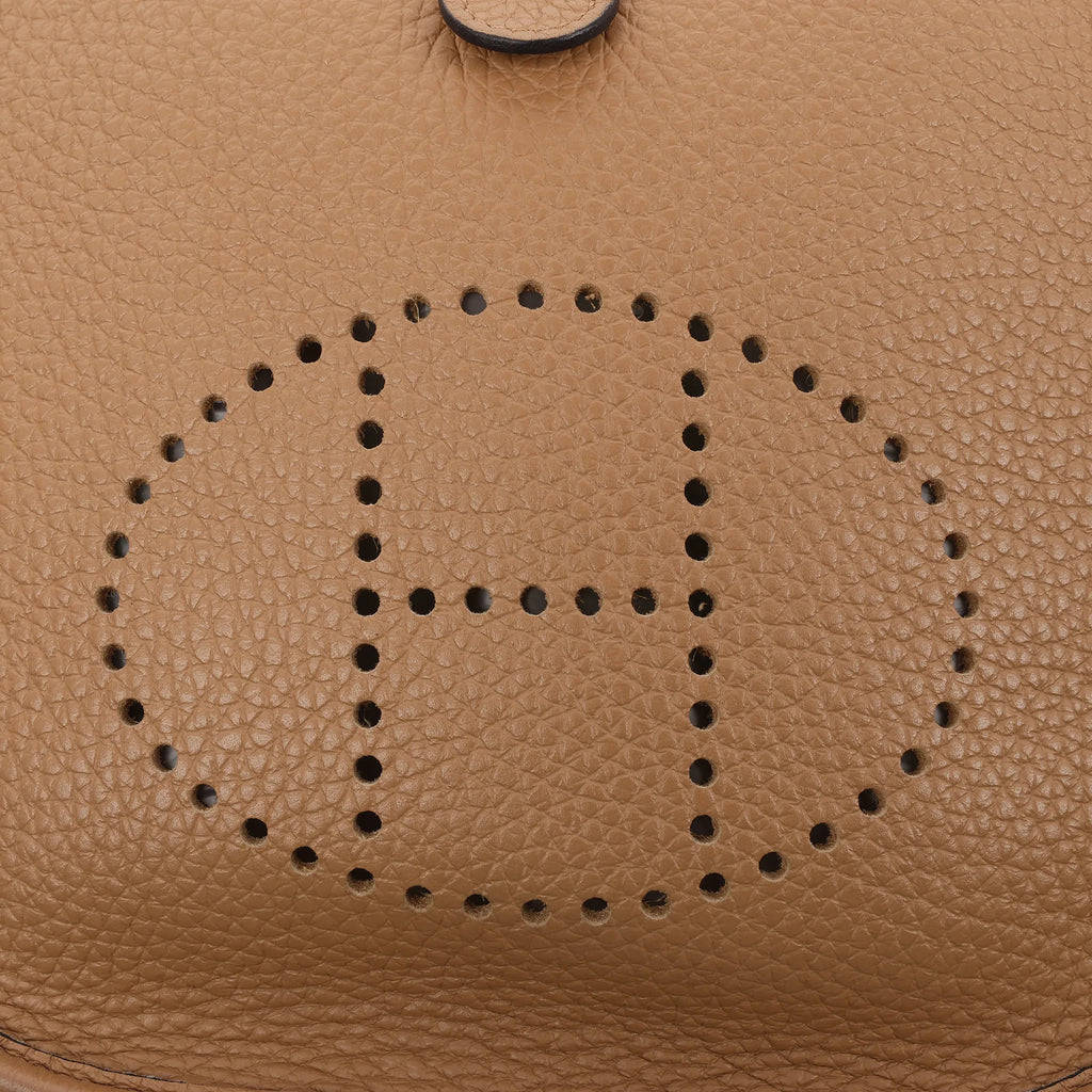 Hermès Evelyne Taurillon Clemence Maxi Quadrille TPM Chai Shoulder bag U:2022