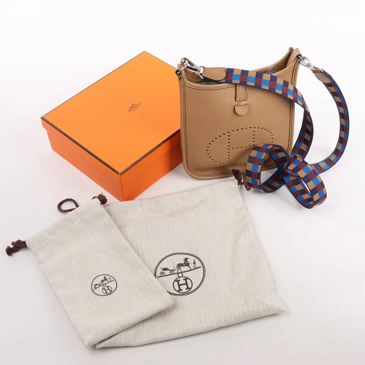 Hermès Evelyne Taurillon Clemence Maxi Quadrille TPM Chai Shoulder bag U:2022