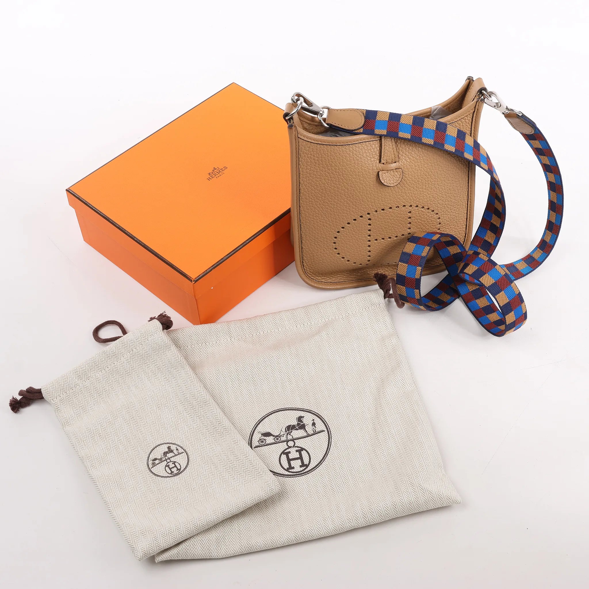 Hermès Evelyne Taurillon Clemence Maxi Quadrille TPM Chai Shoulder bag U:2022