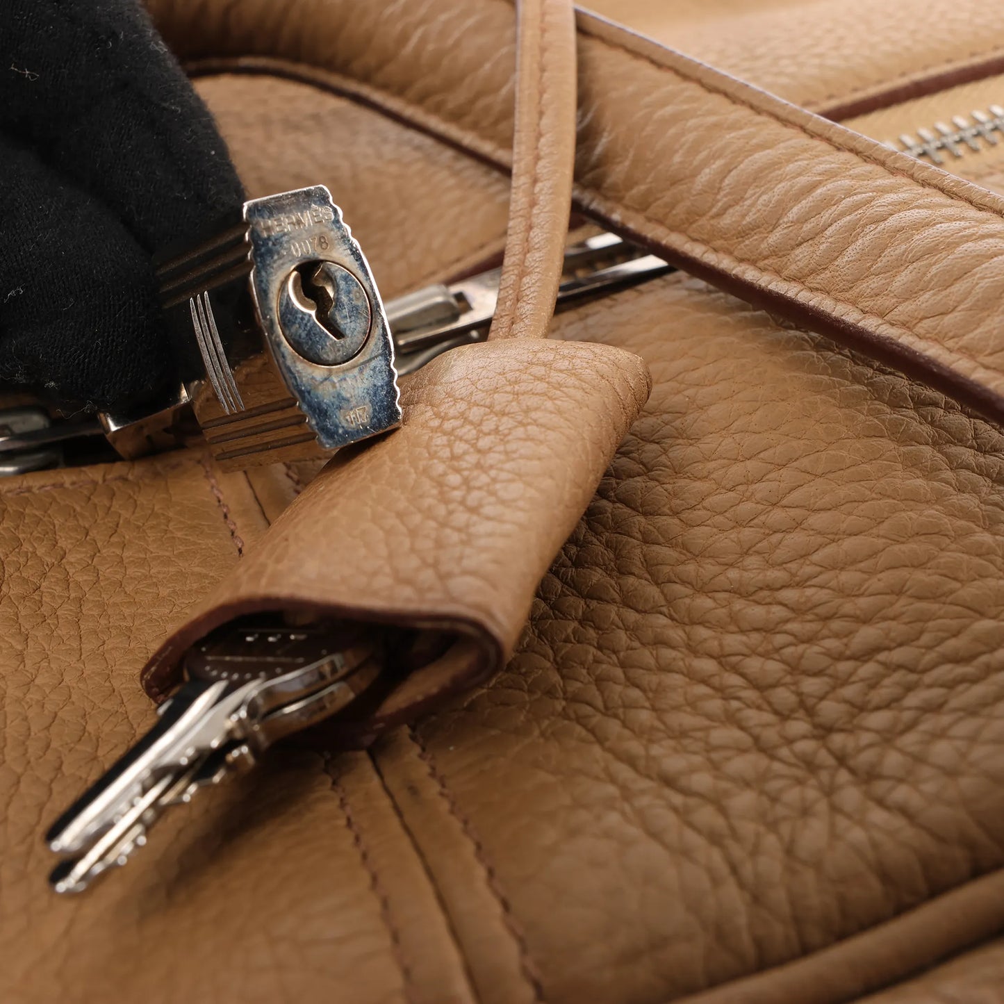 HERMES Victoria 43 Taurillon Clemence Handbag in Brown □L: 2008