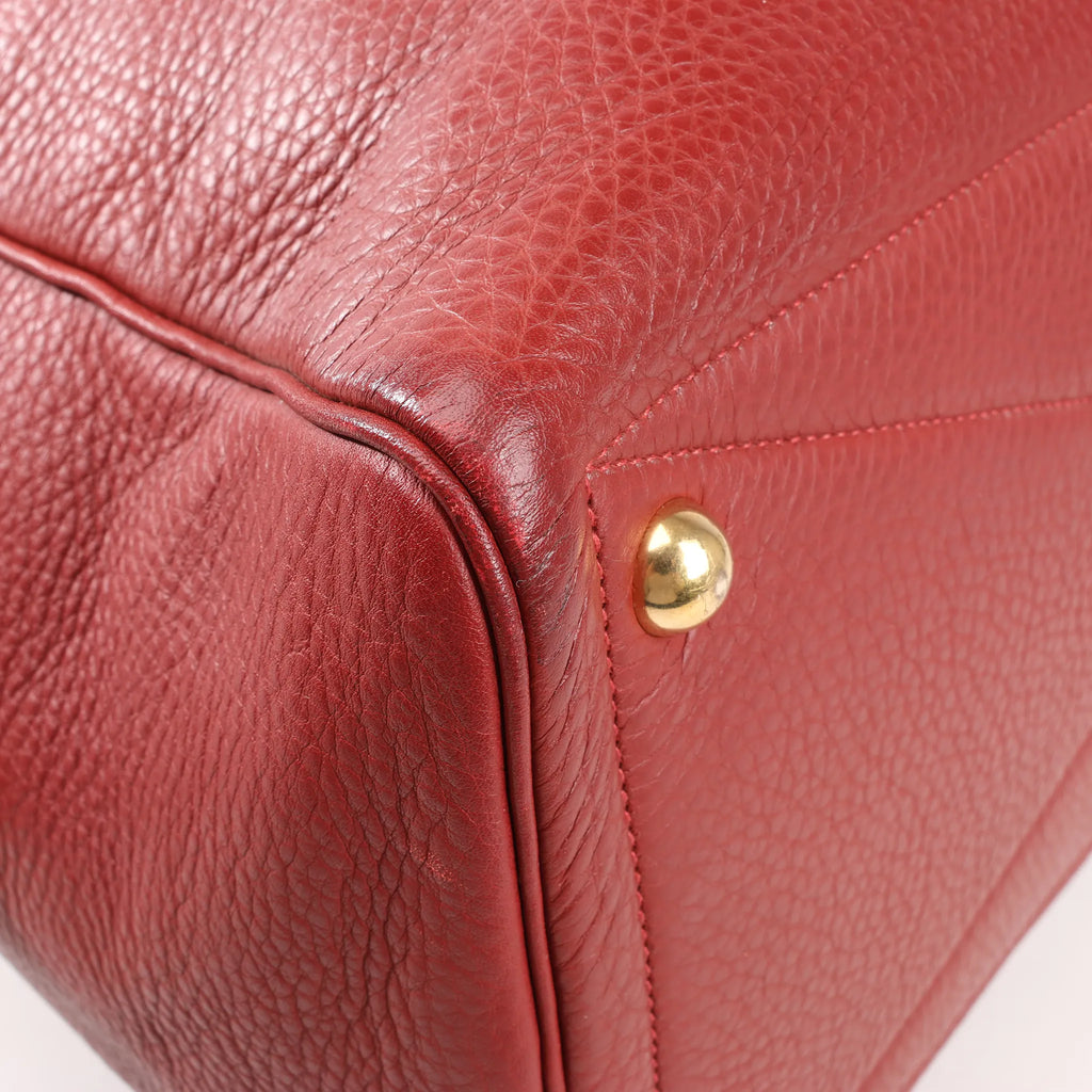 HERMES Victoria 43 Taurillon Clemence Gold Metal Fittings in Rouge H □D: 2000