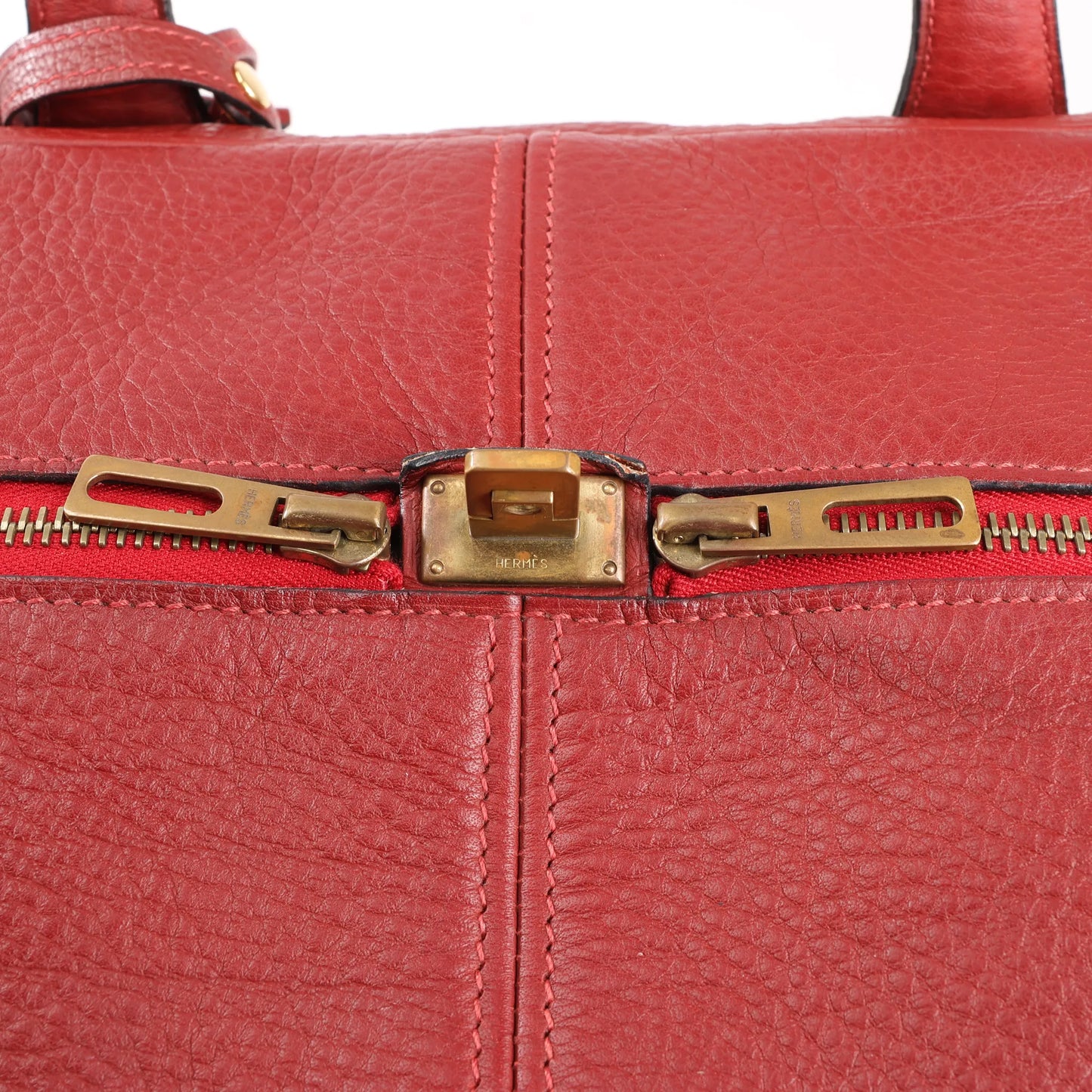 HERMES Victoria 43 Taurillon Clemence Gold Metal Fittings in Rouge H □D: 2000