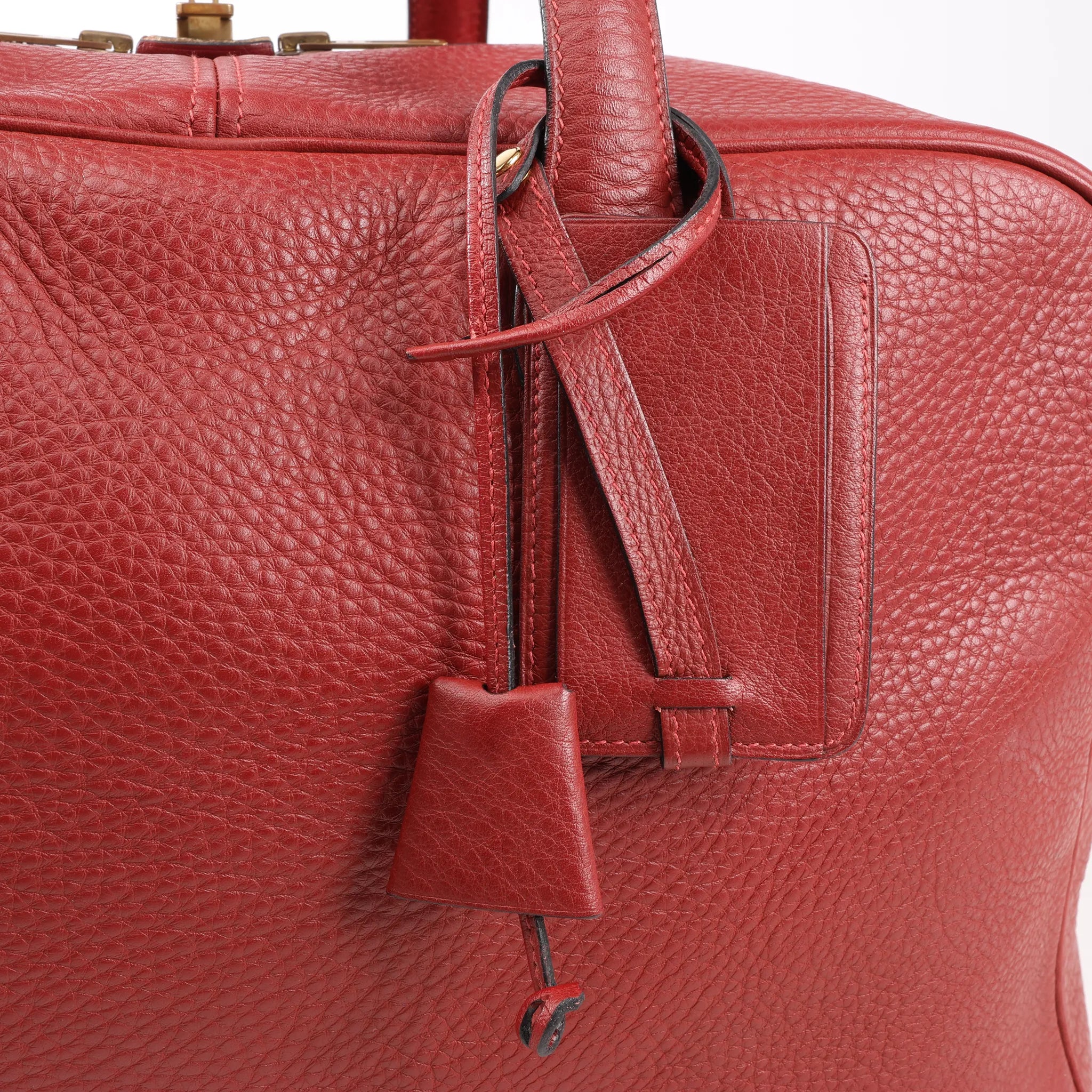 HERMES Victoria 43 Taurillon Clemence Gold Metal Fittings in Rouge H □D: 2000