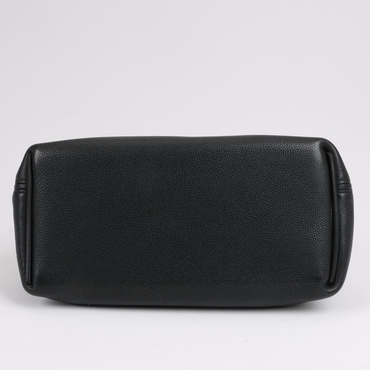 HERMES 24/24 29 Togo Leather Handbag in Black and Gold Metal Fittings D: 2019