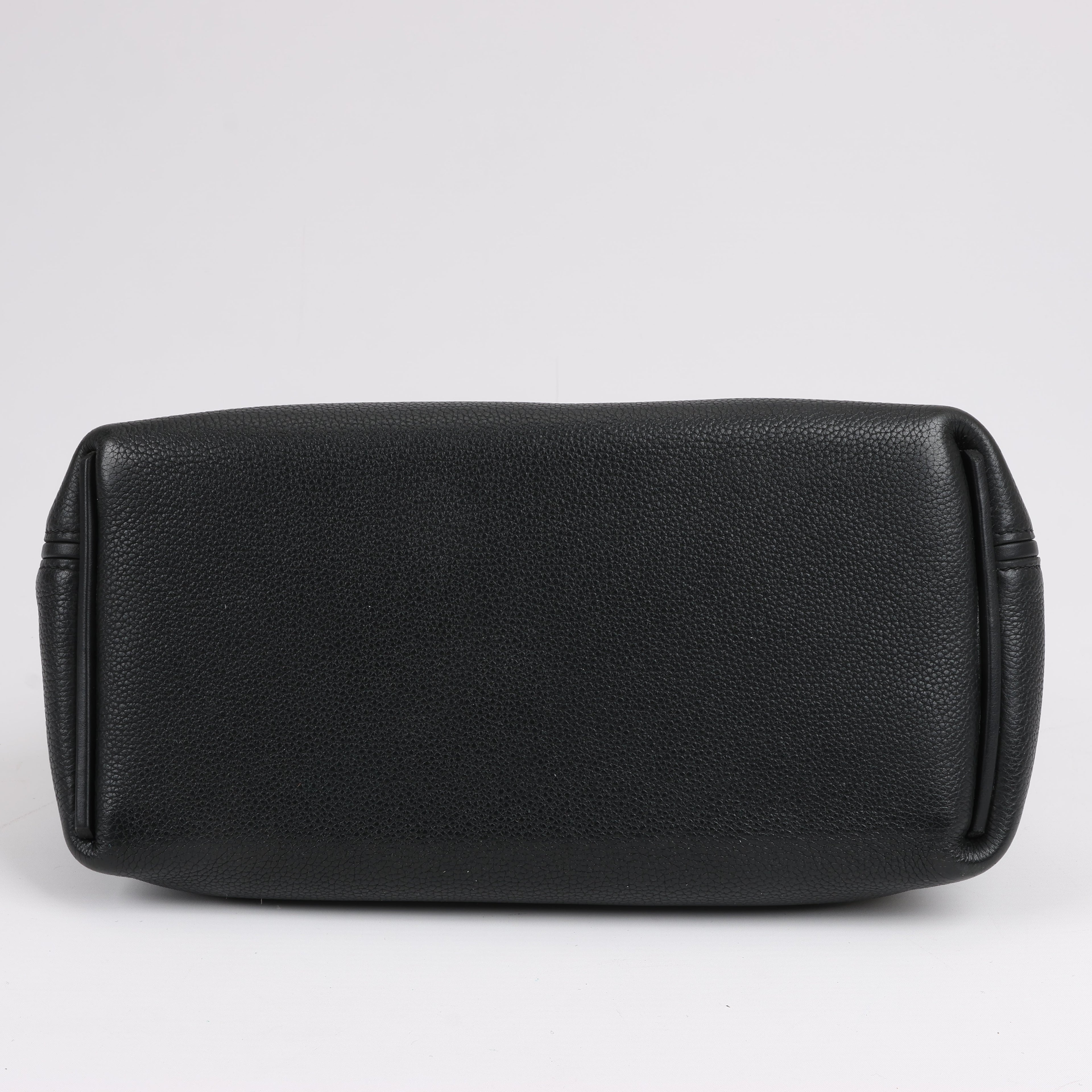 HERMES 24/24 29 Togo Leather Handbag in Black and Gold Metal Fittings D: 2019