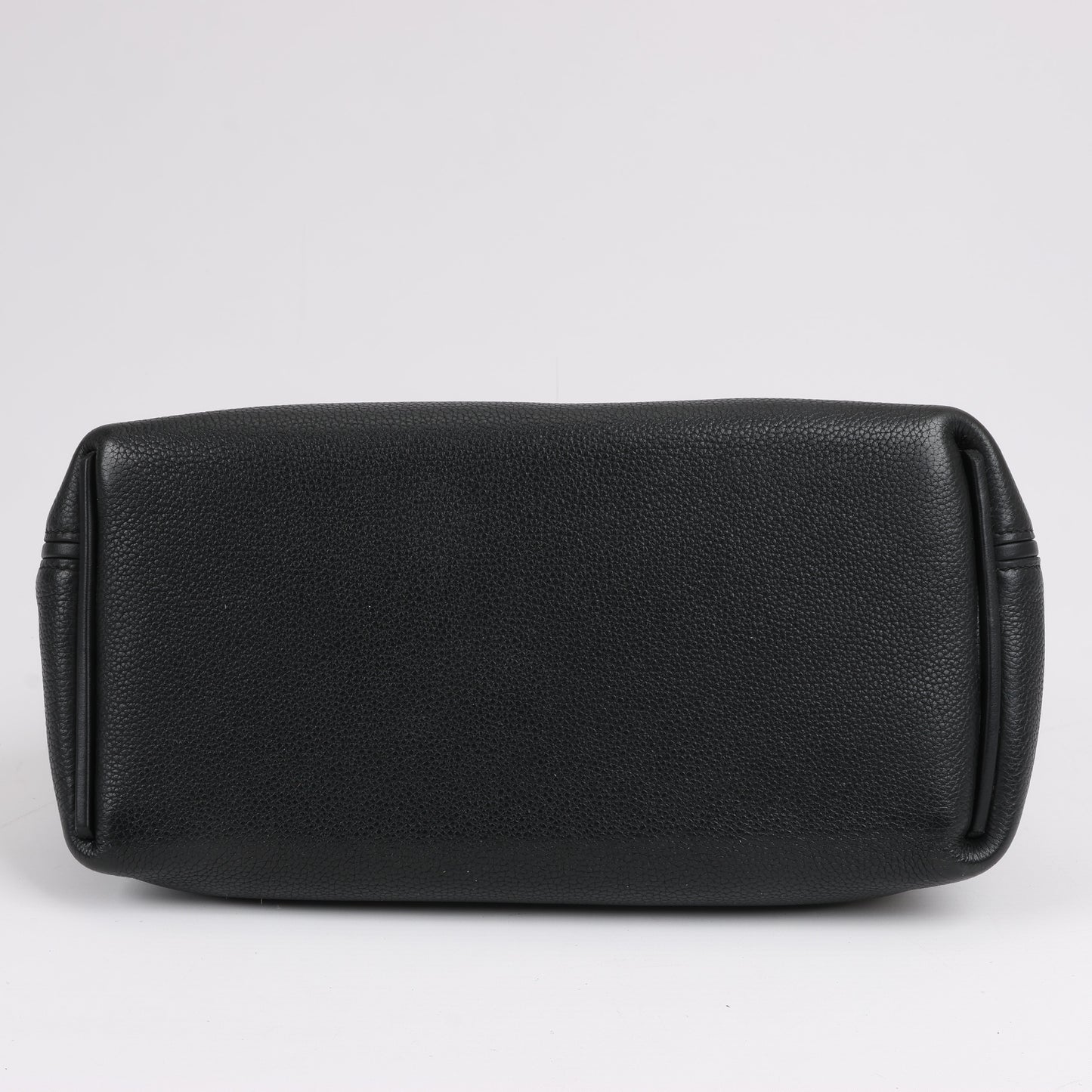 HERMES 24/24 29 Togo Leather Handbag in Black and Gold Metal Fittings D: 2019