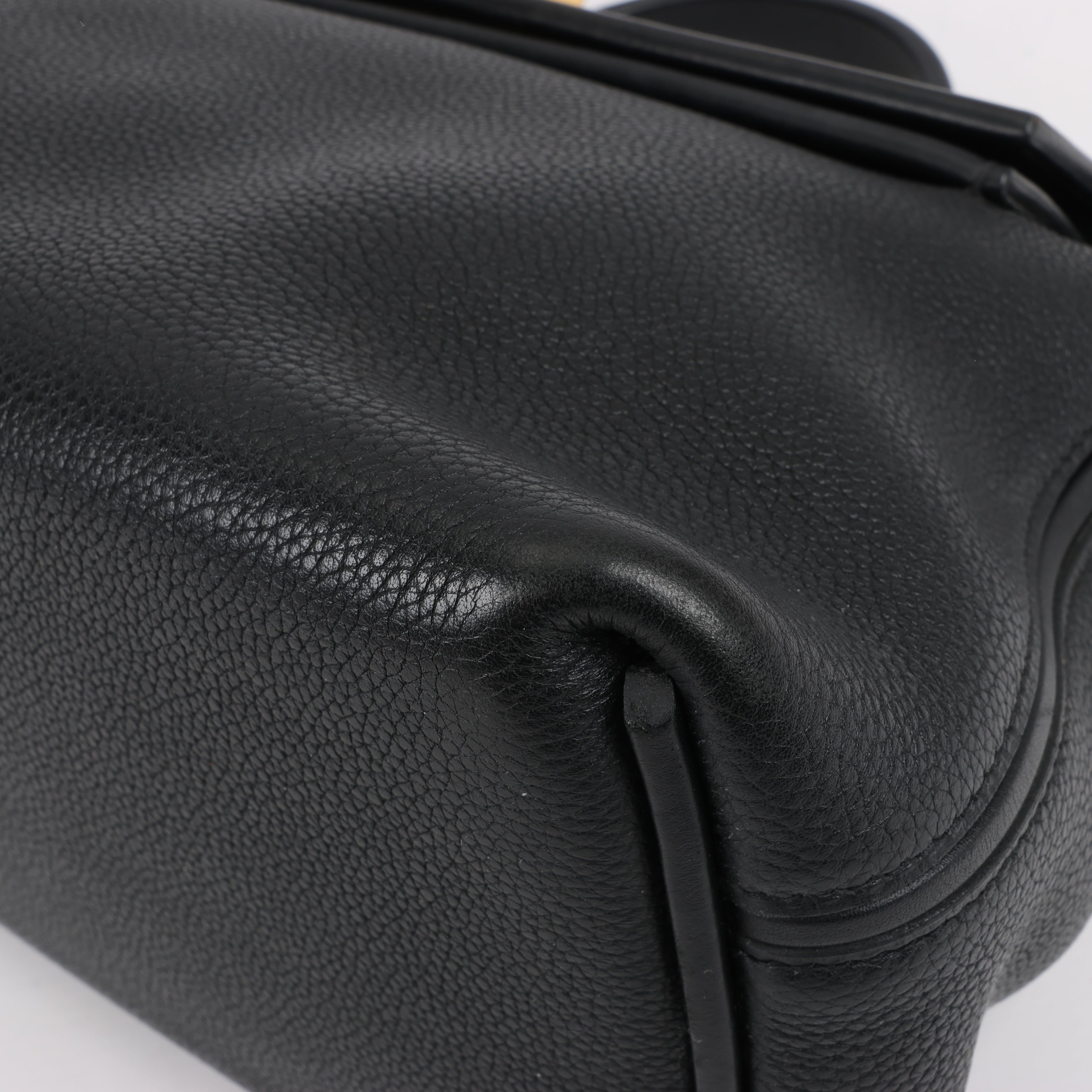 HERMES 24/24 29 Togo Leather Handbag in Black and Gold Metal Fittings D: 2019
