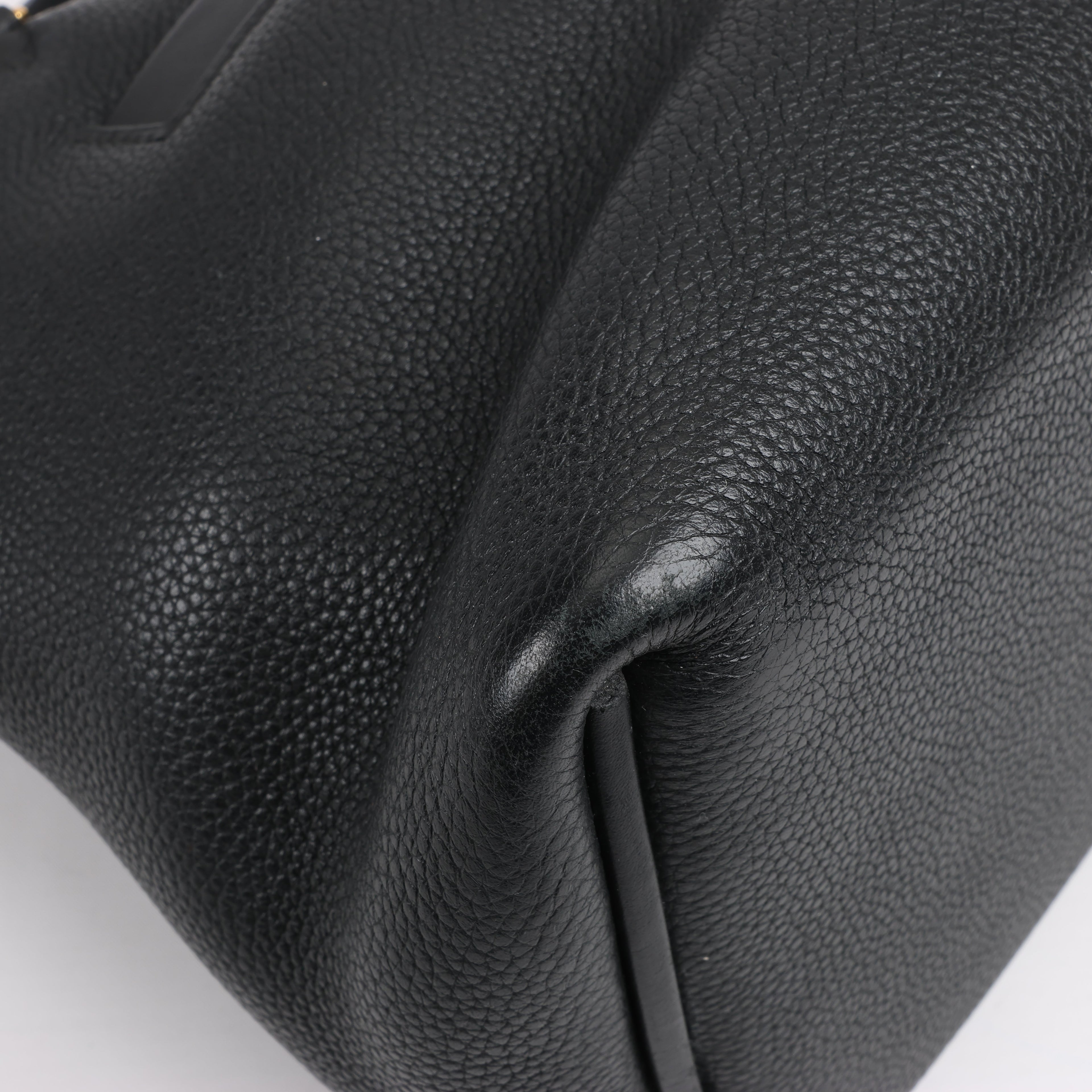 HERMES 24/24 29 Togo Leather Handbag in Black and Gold Metal Fittings D: 2019