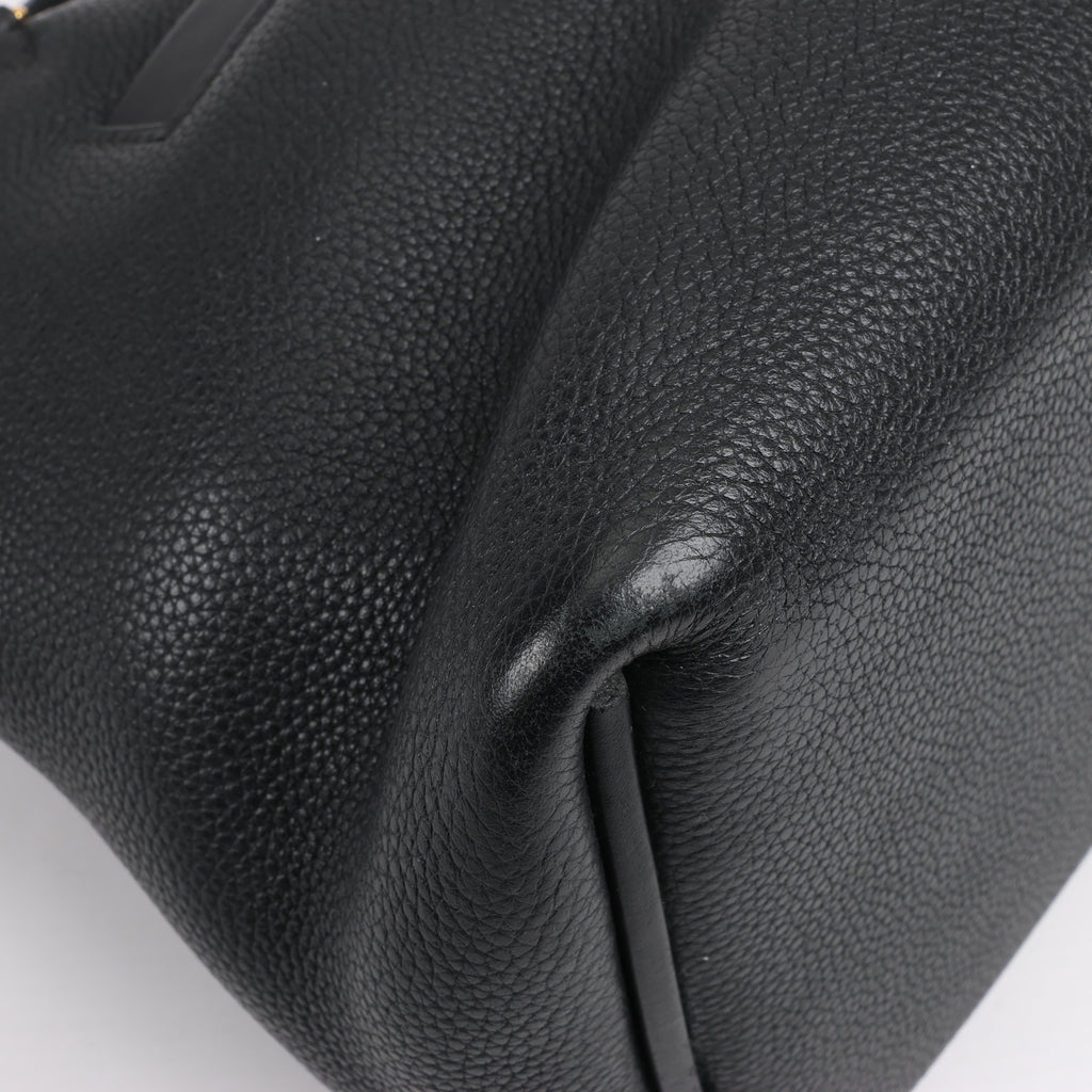 HERMES 24/24 29 Togo Leather Handbag in Black and Gold Metal Fittings D: 2019