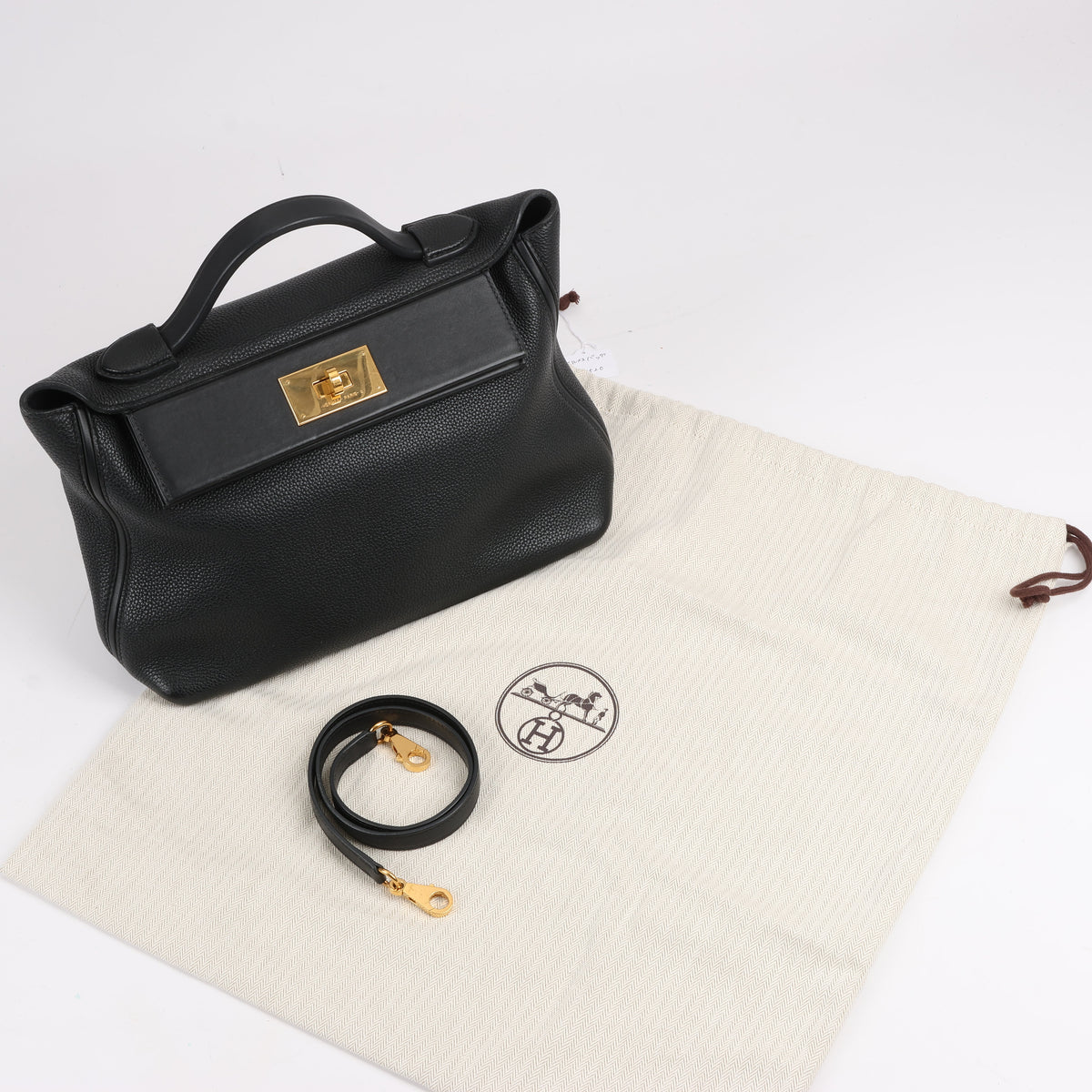 HERMES 24/24 29 Togo Leather Handbag in Black and Gold Metal Fittings D: 2019