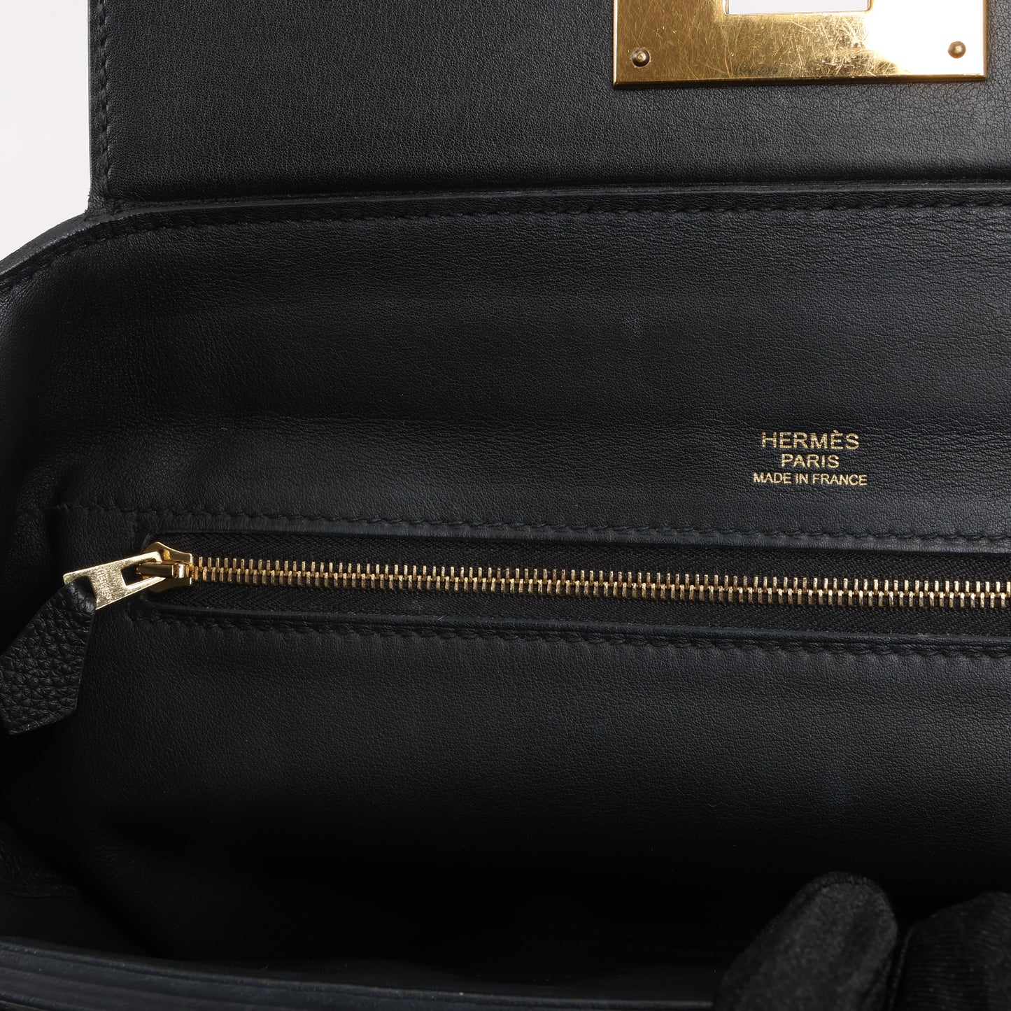 HERMES 24/24 29 Togo Lederhandtasche in Schwarz und Gold Metallbeschläge T: 2019