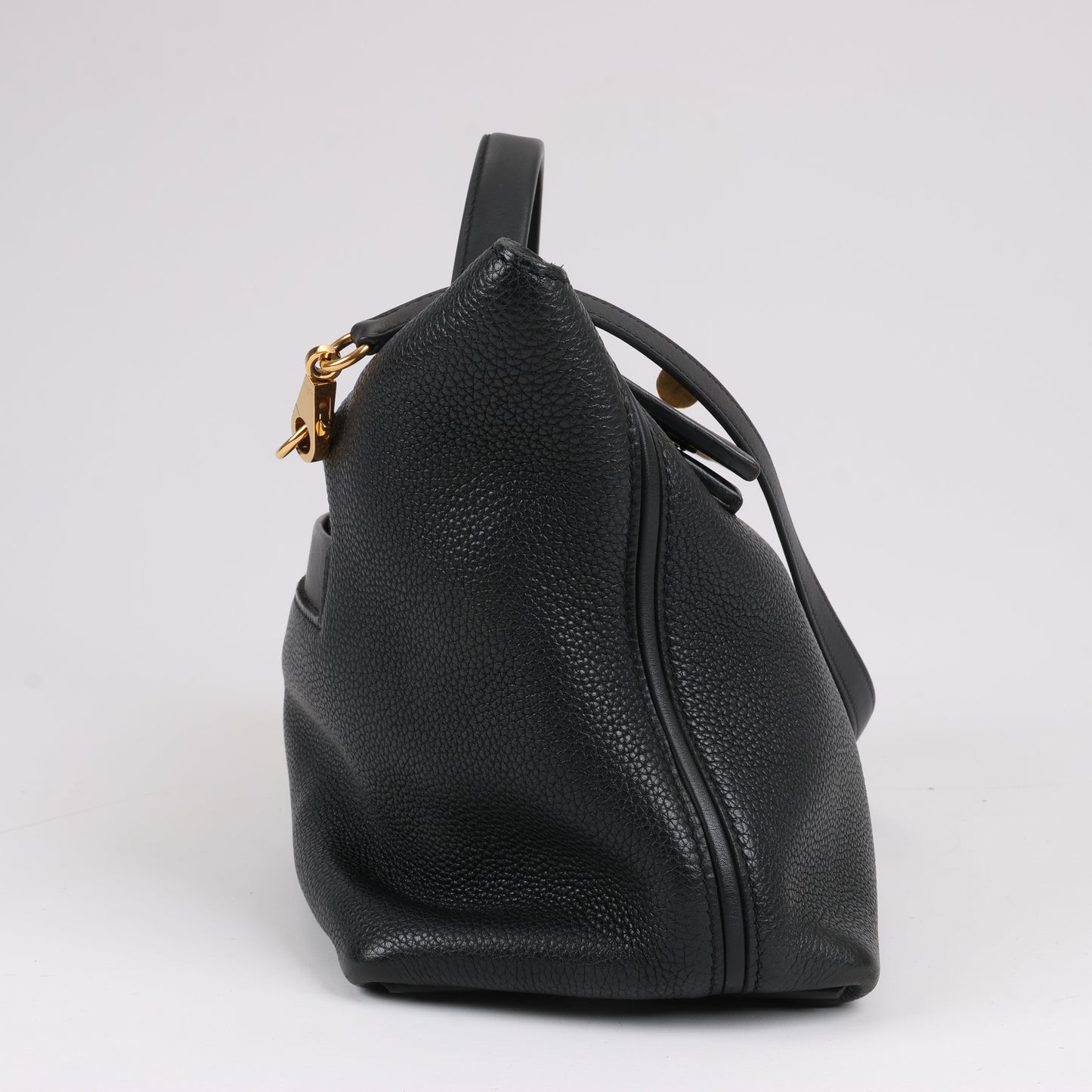 HERMES 24/24 29 Togo Leather Handbag in Black and Gold Metal Fittings D: 2019