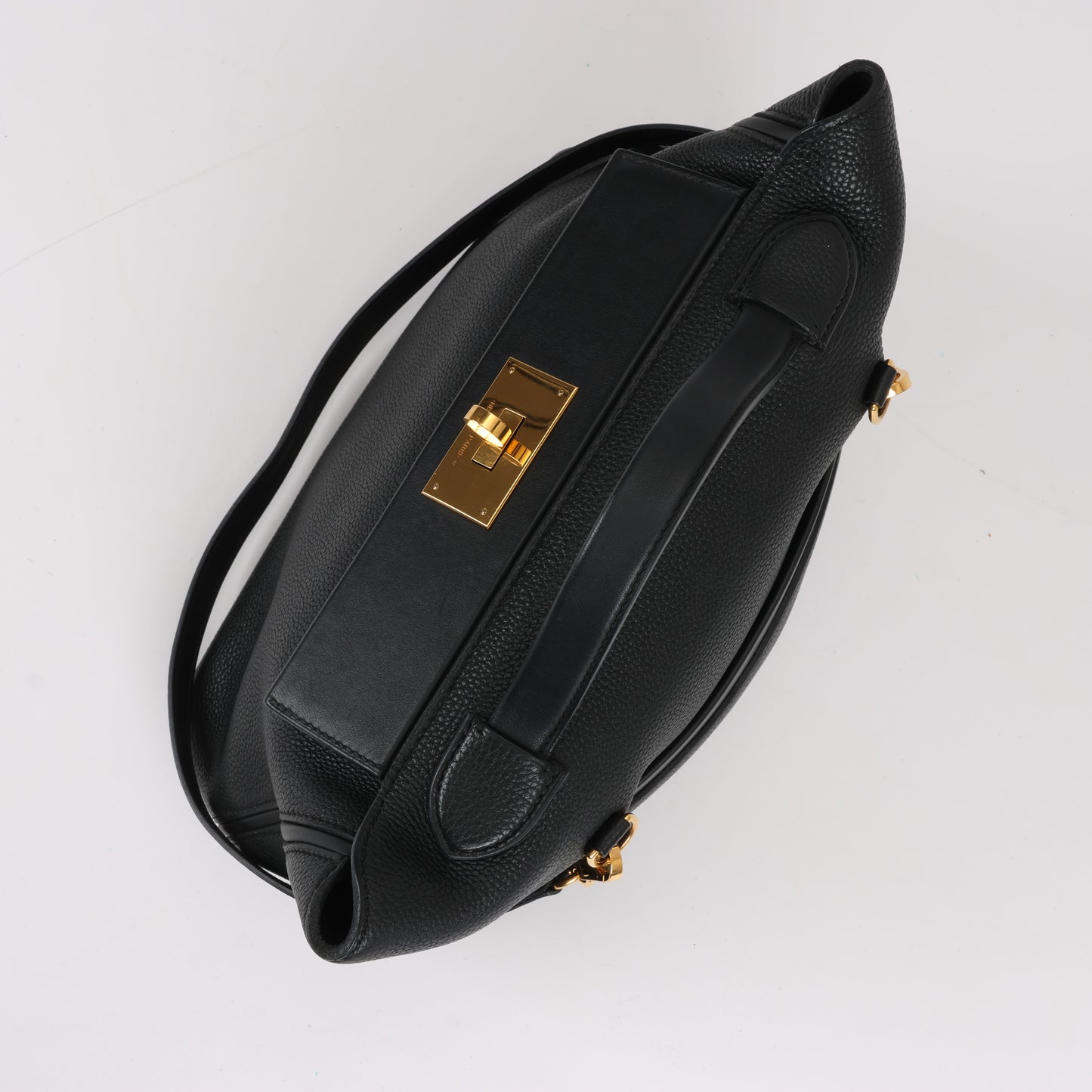 HERMES 24/24 29 Togo Leather Handbag in Black and Gold Metal Fittings D: 2019