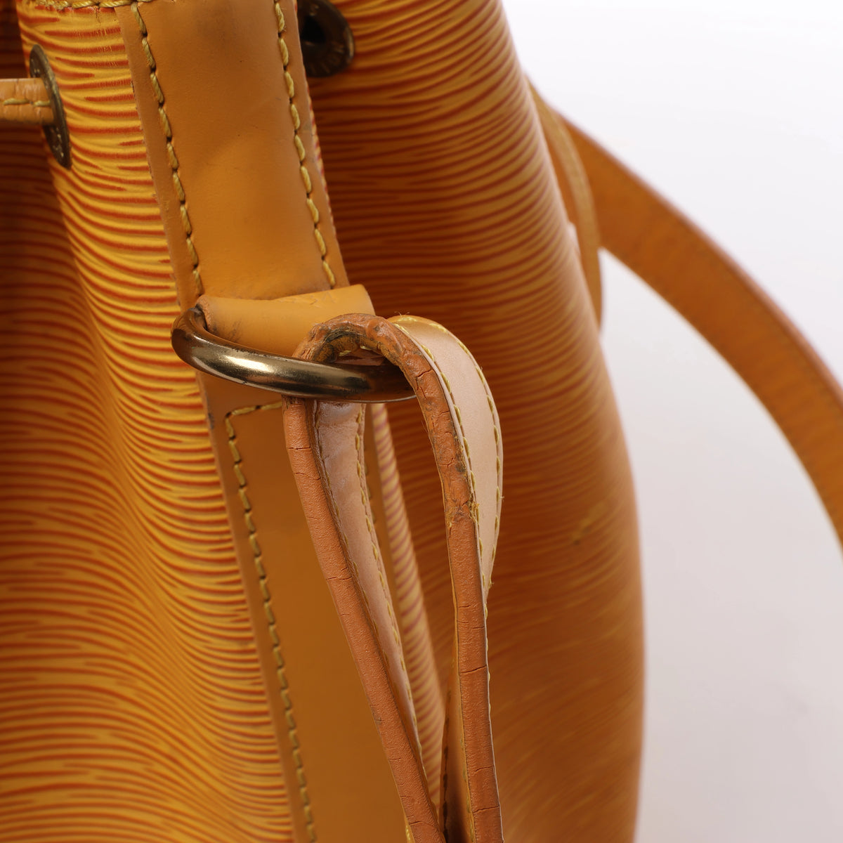 Bolso de hombro Louis Vuitton Noe de piel Epi en amarillo