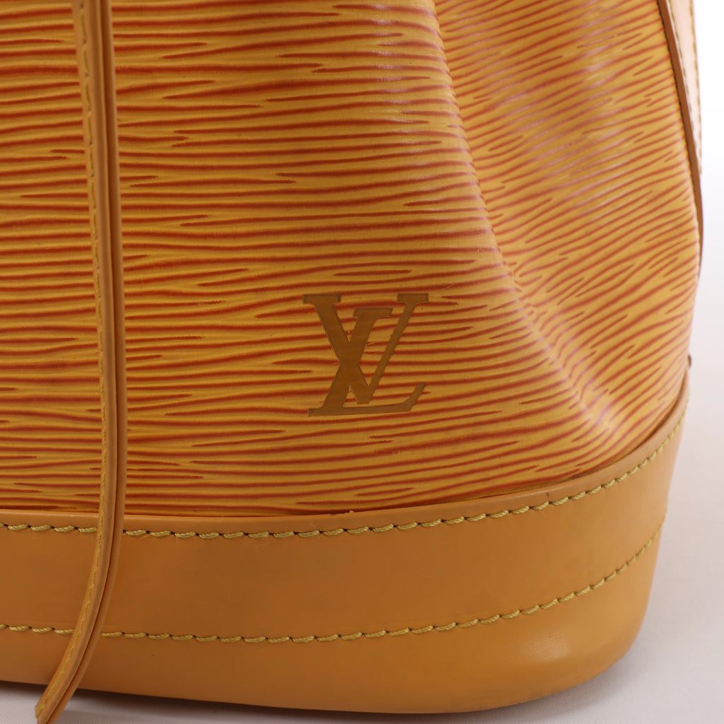 Bolso de hombro Louis Vuitton Noe de piel Epi en amarillo