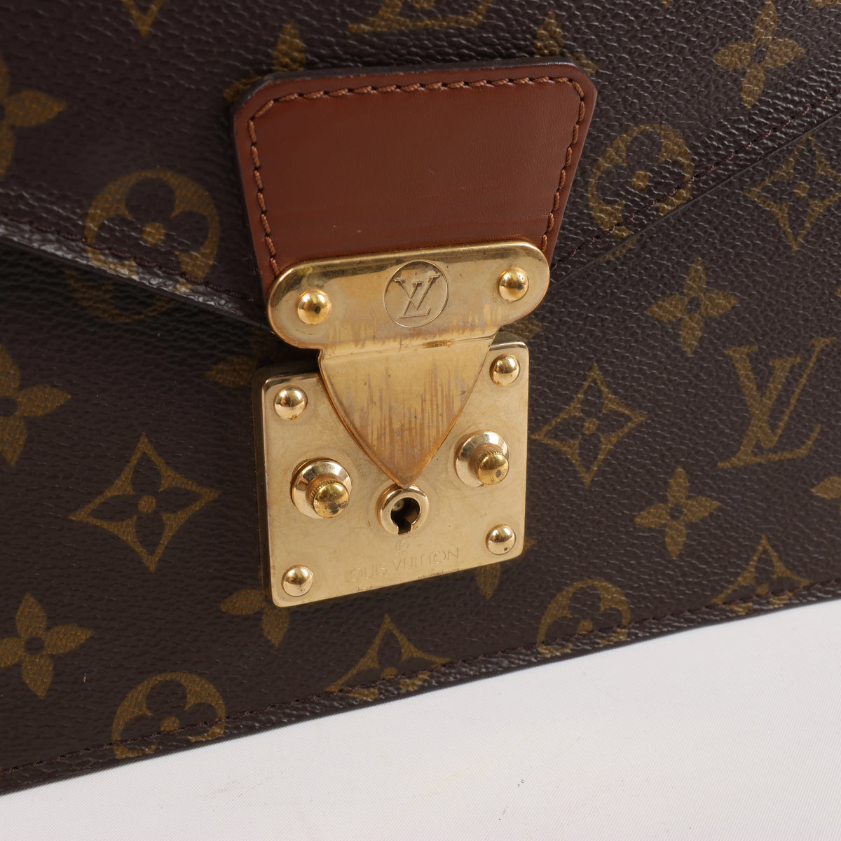 Bolso de hombro Louis Vuitton Noe de cuero Epi en negro y rojo castellano M44017