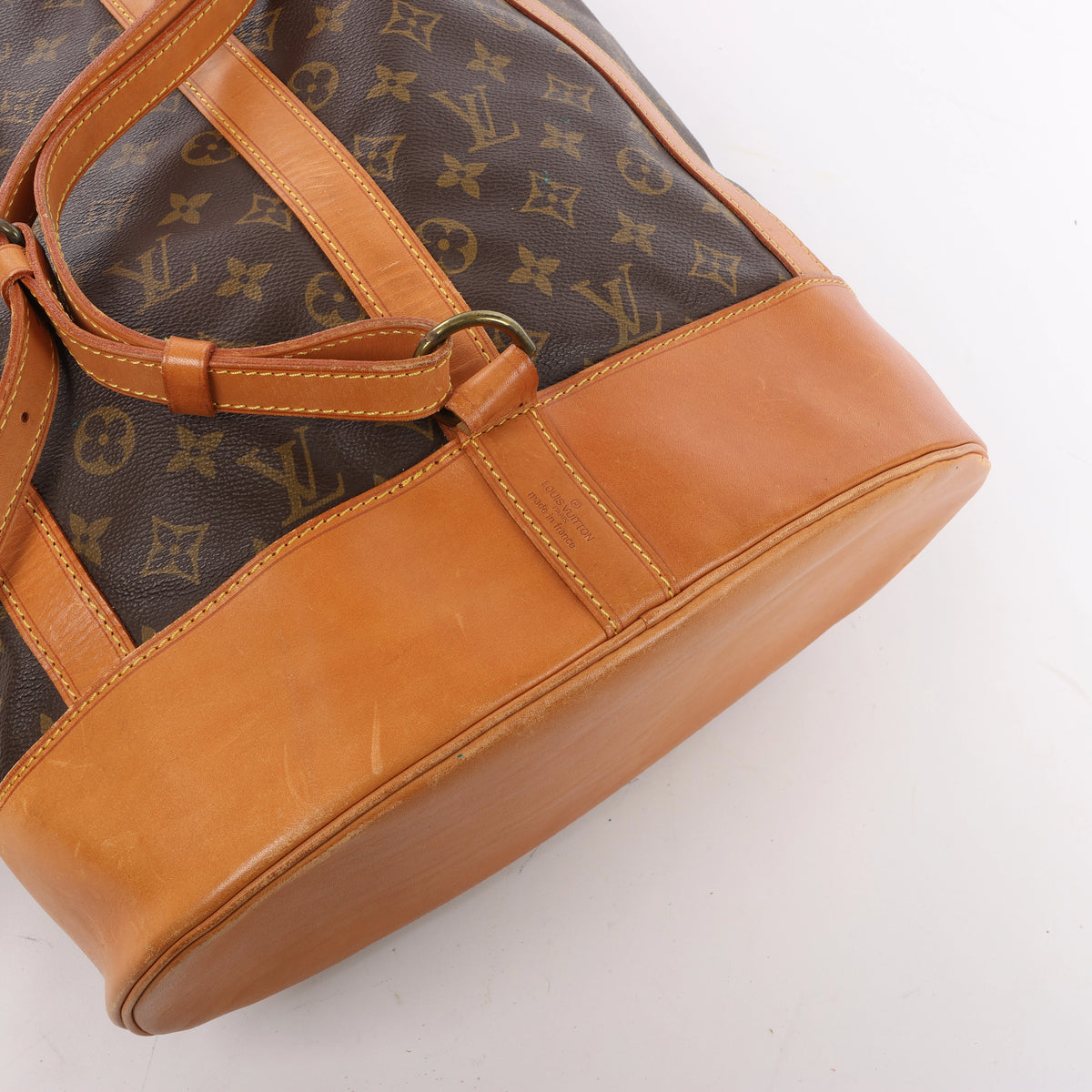Bolso de hombro Louis Vuitton Noe de cuero Epi en negro y rojo castellano M44017