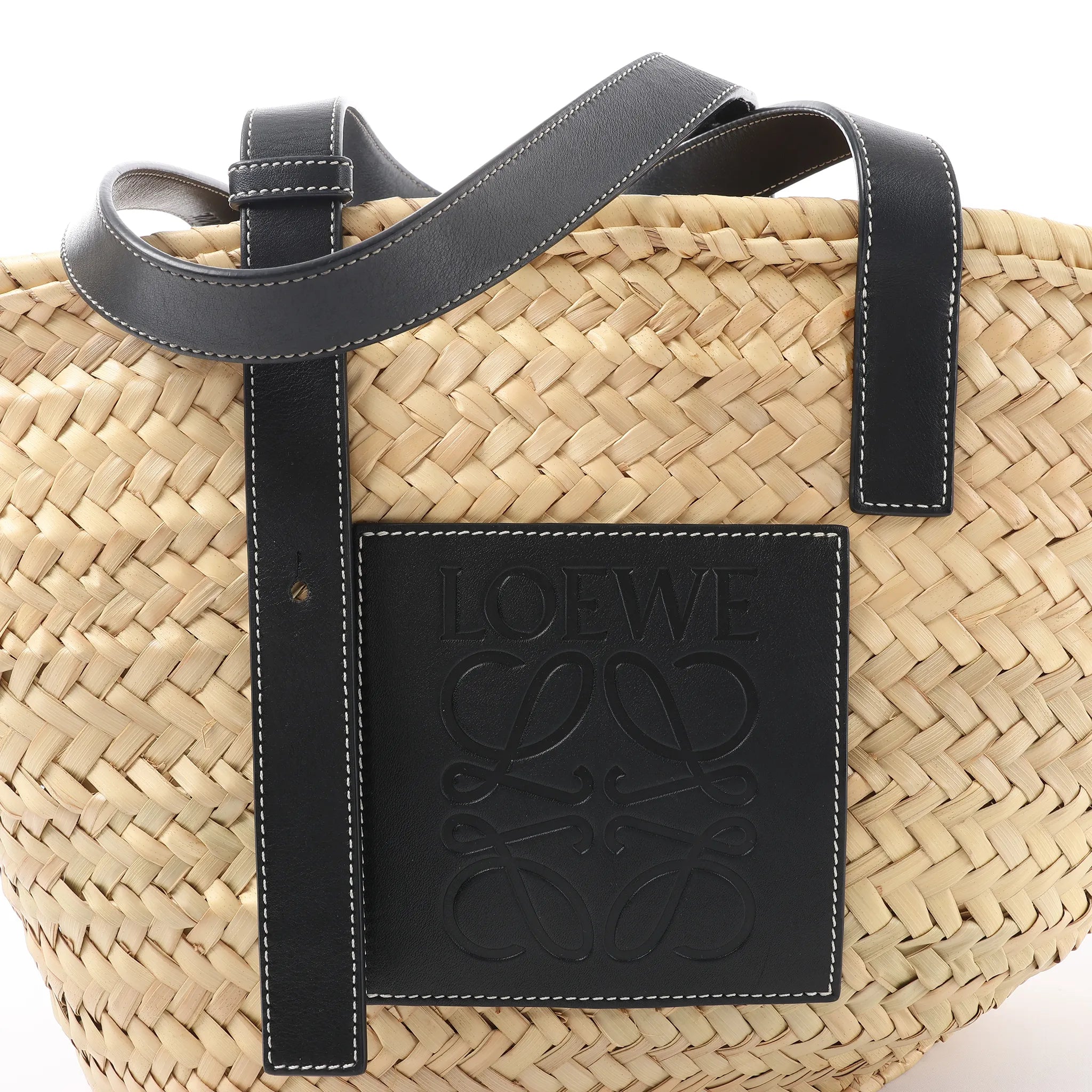 Bolso de hombro LOEWE Basket Mediano en Rafia y Piel Beige x Negro