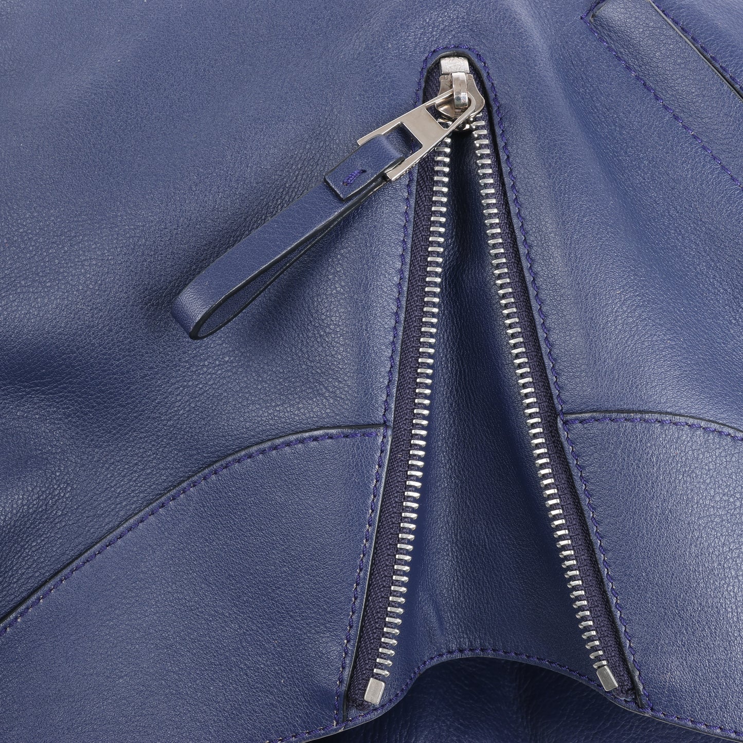 Petit sac à main bidirectionnel en cuir LOEWE Hammock, bleu marine