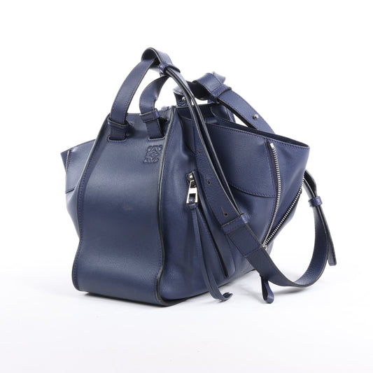 Petit sac à main bidirectionnel en cuir LOEWE Hammock, bleu marine