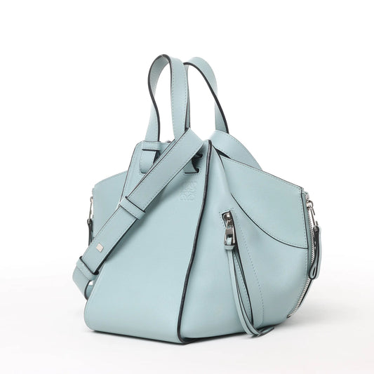 Petit sac à main bidirectionnel en cuir LOEWE Hammock, bleu clair