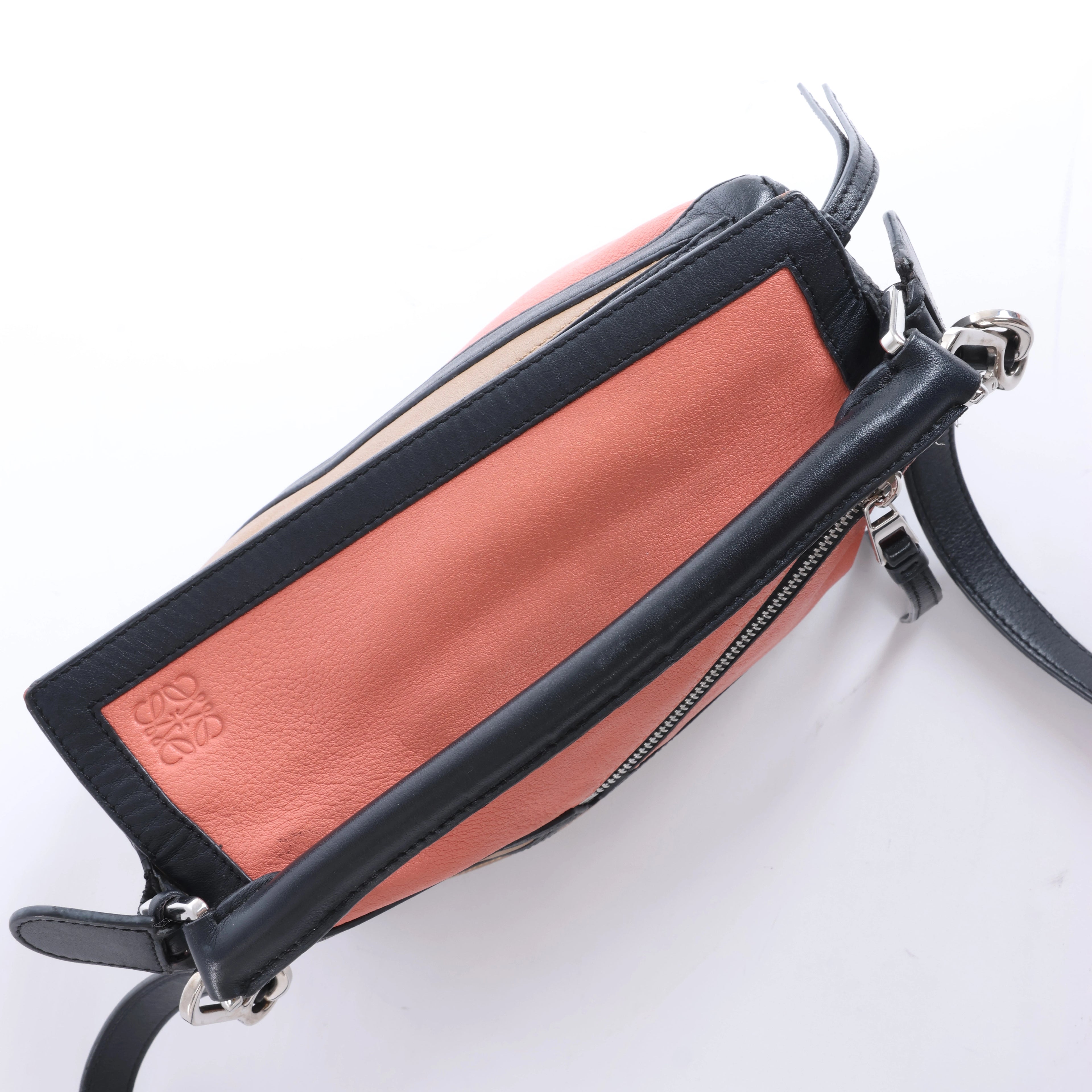 Loewe Puzzle Bag Small Leather 2 Way Handbag in Black x pink