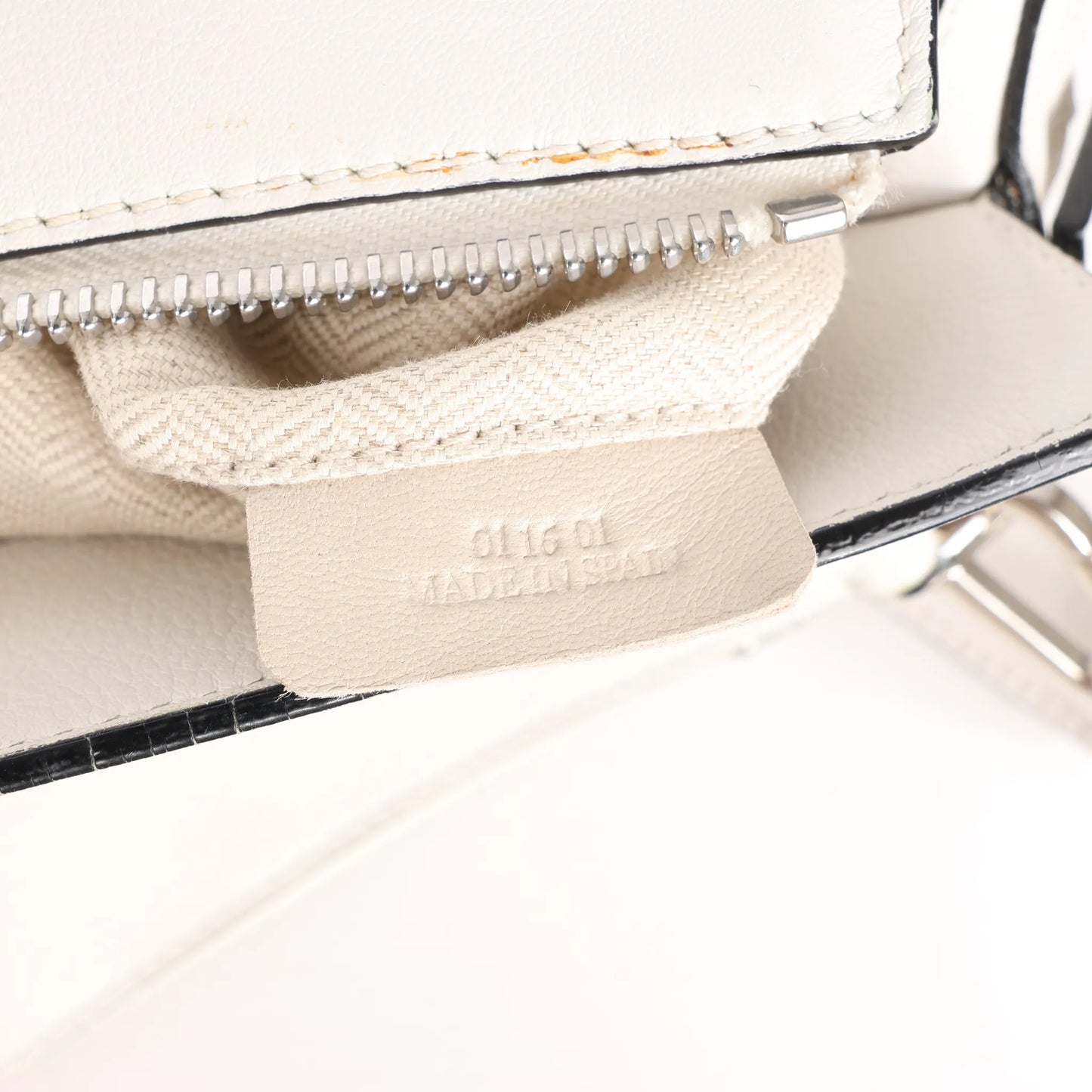 LOEWE Puzzle Medium Leather 2Way Handbag in White