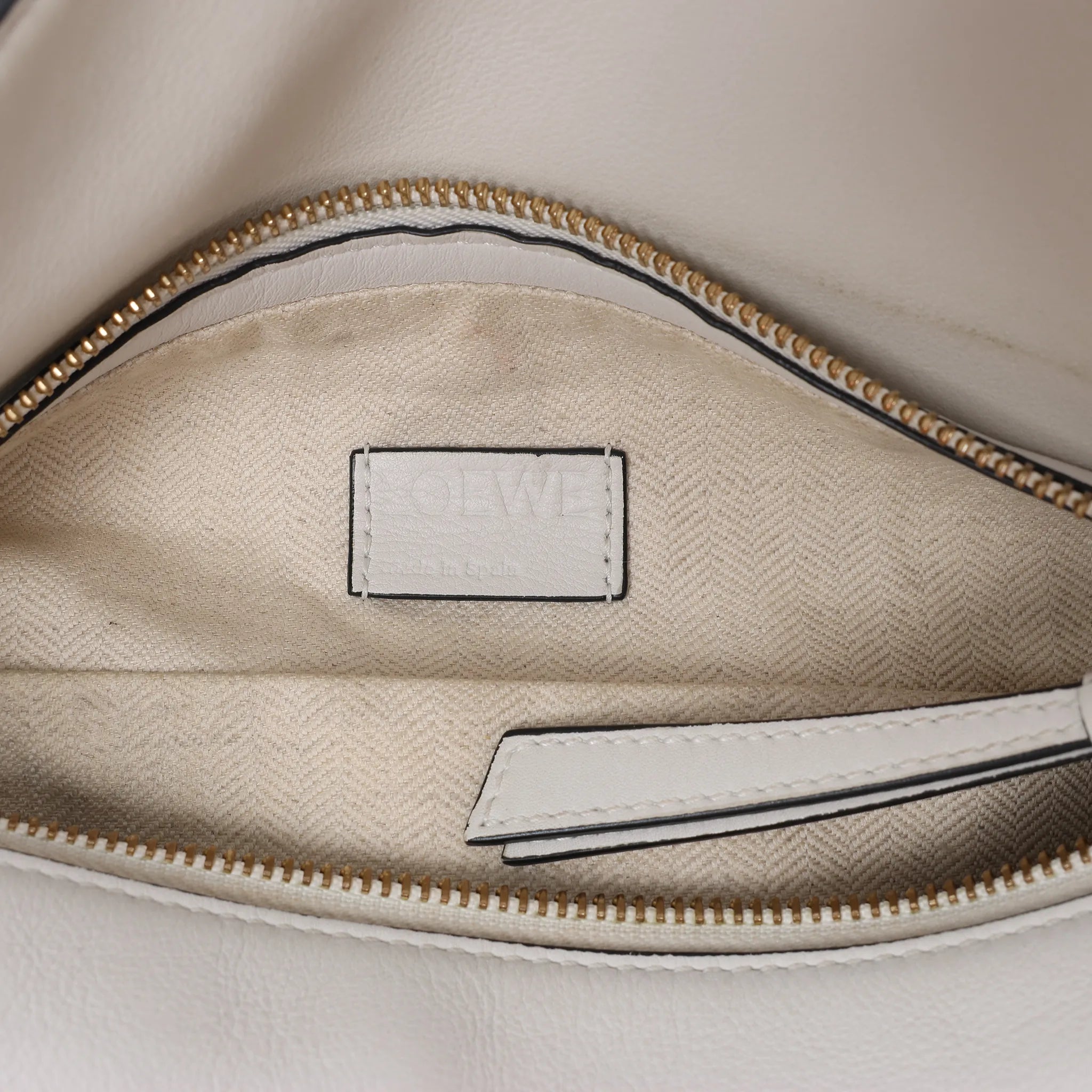 LOEWE Puzzle Hobo Leather Shoulder Bag in White