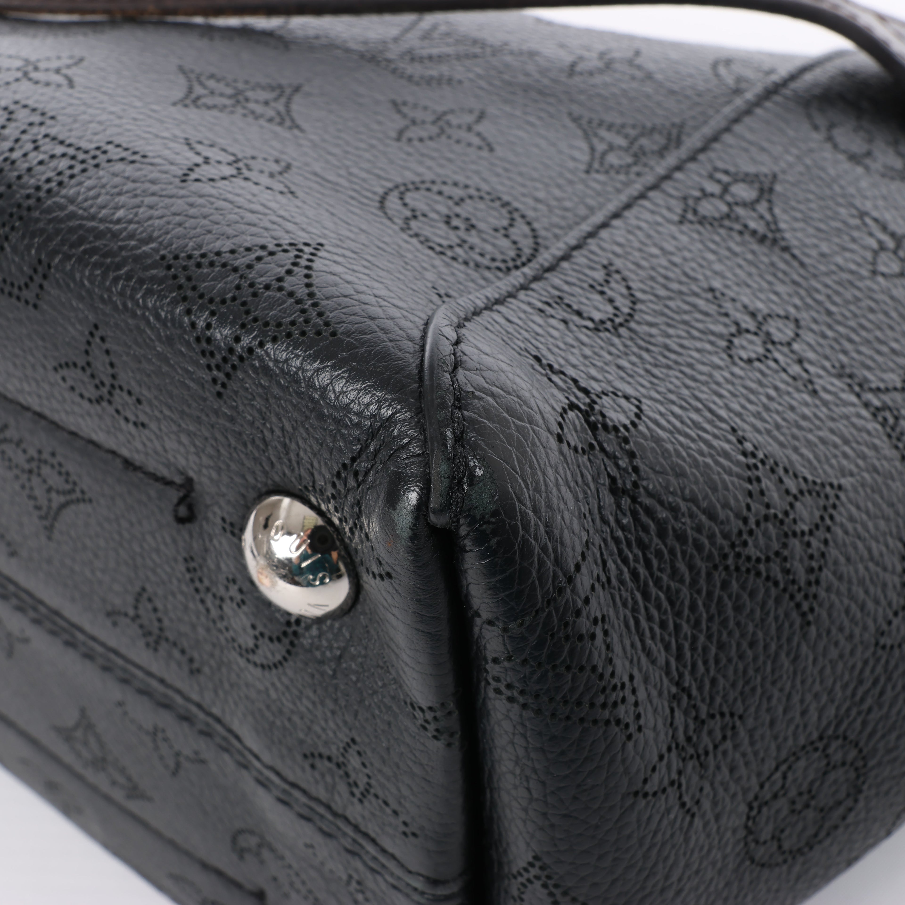 Louis Vuitton Hina Monogram Mahina Leather Shoulder Bag in Black M54350