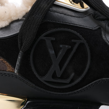 Baskets Louis Vuitton Runaway 22 ans en cuir et daim noir et marron, taille 38 EU.