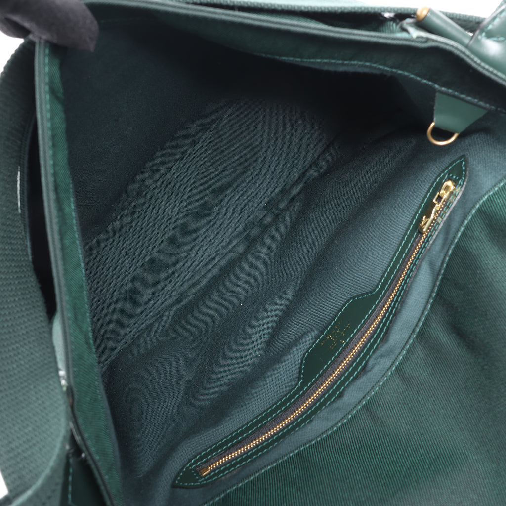 Louis Vuitton Viktor Taiga Leather Shoulder Bag in Green M30144