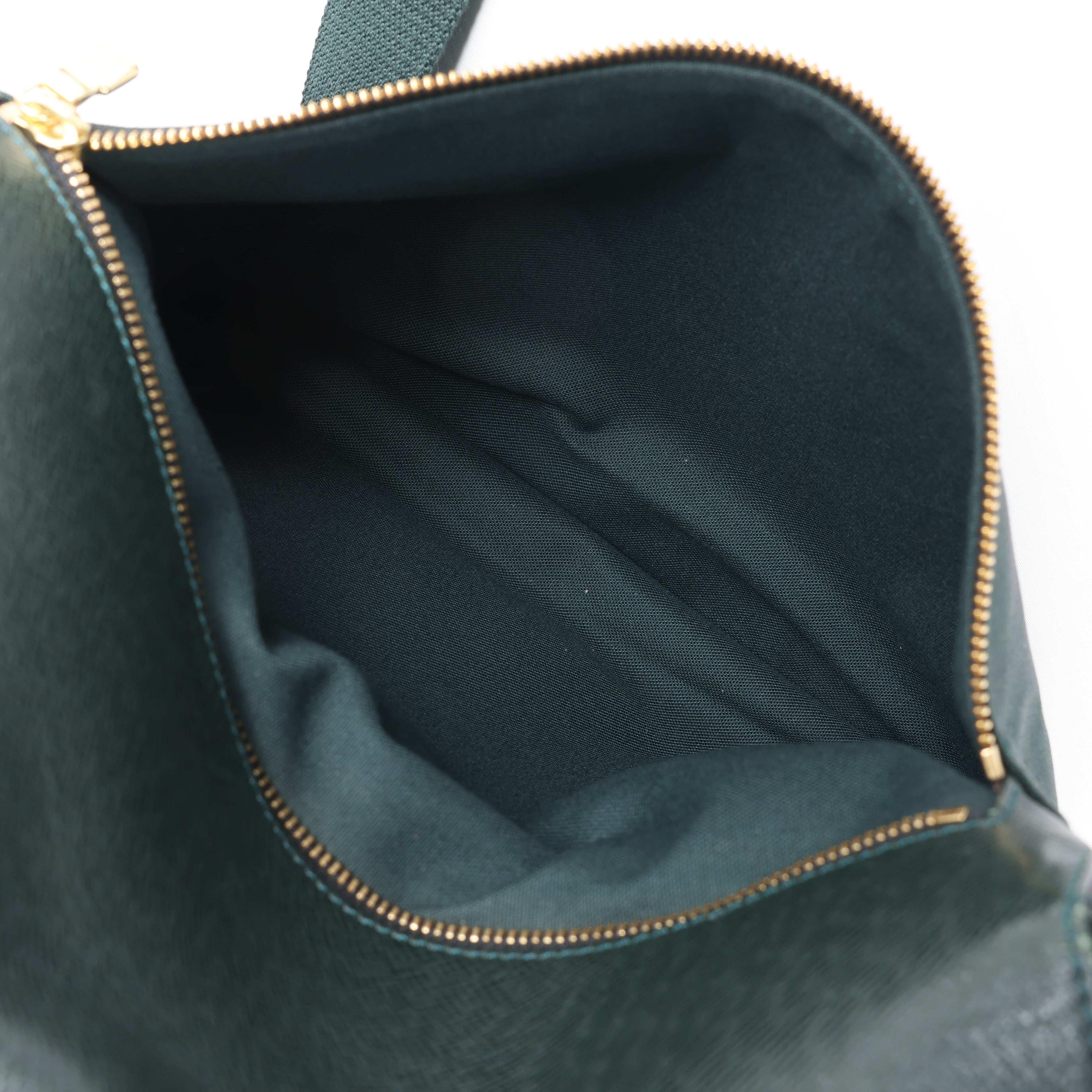 Louis Vuitton Viktor Taiga Leather Shoulder Bag in Green M30144