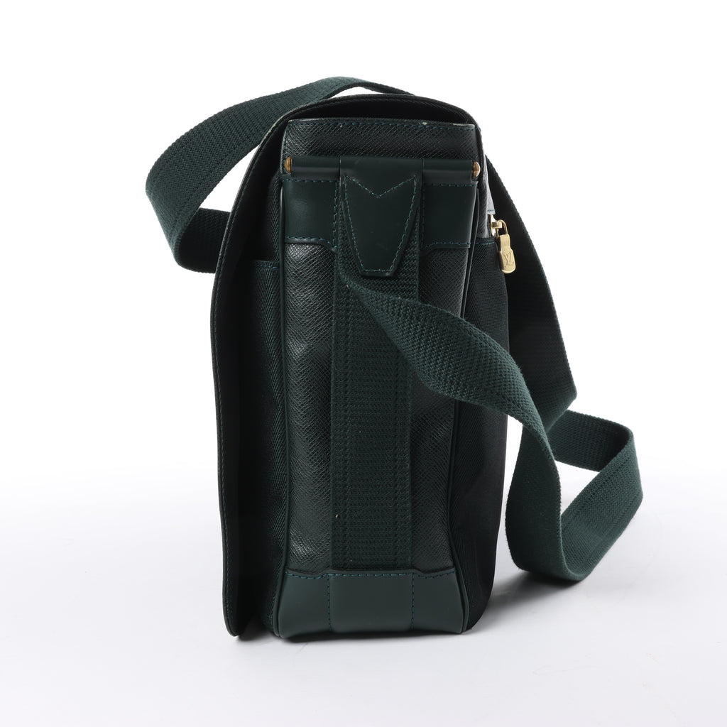 Louis Vuitton Viktor Taiga Leather Shoulder Bag in Green M30144