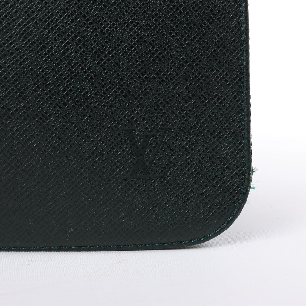 Louis Vuitton Viktor Taiga Leather Shoulder Bag in Green M30144