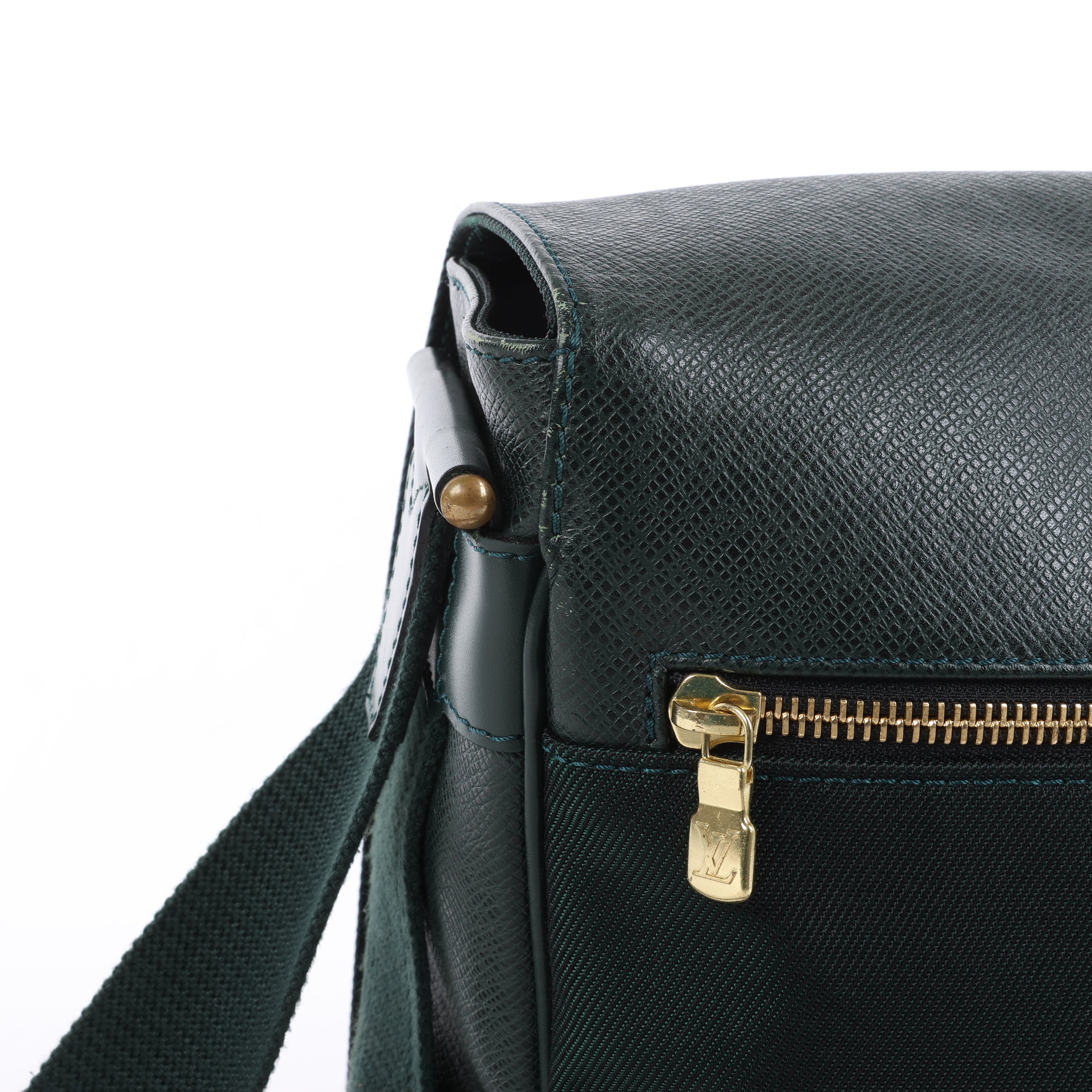 Louis Vuitton Viktor Taiga Leather Shoulder Bag in Green M30144