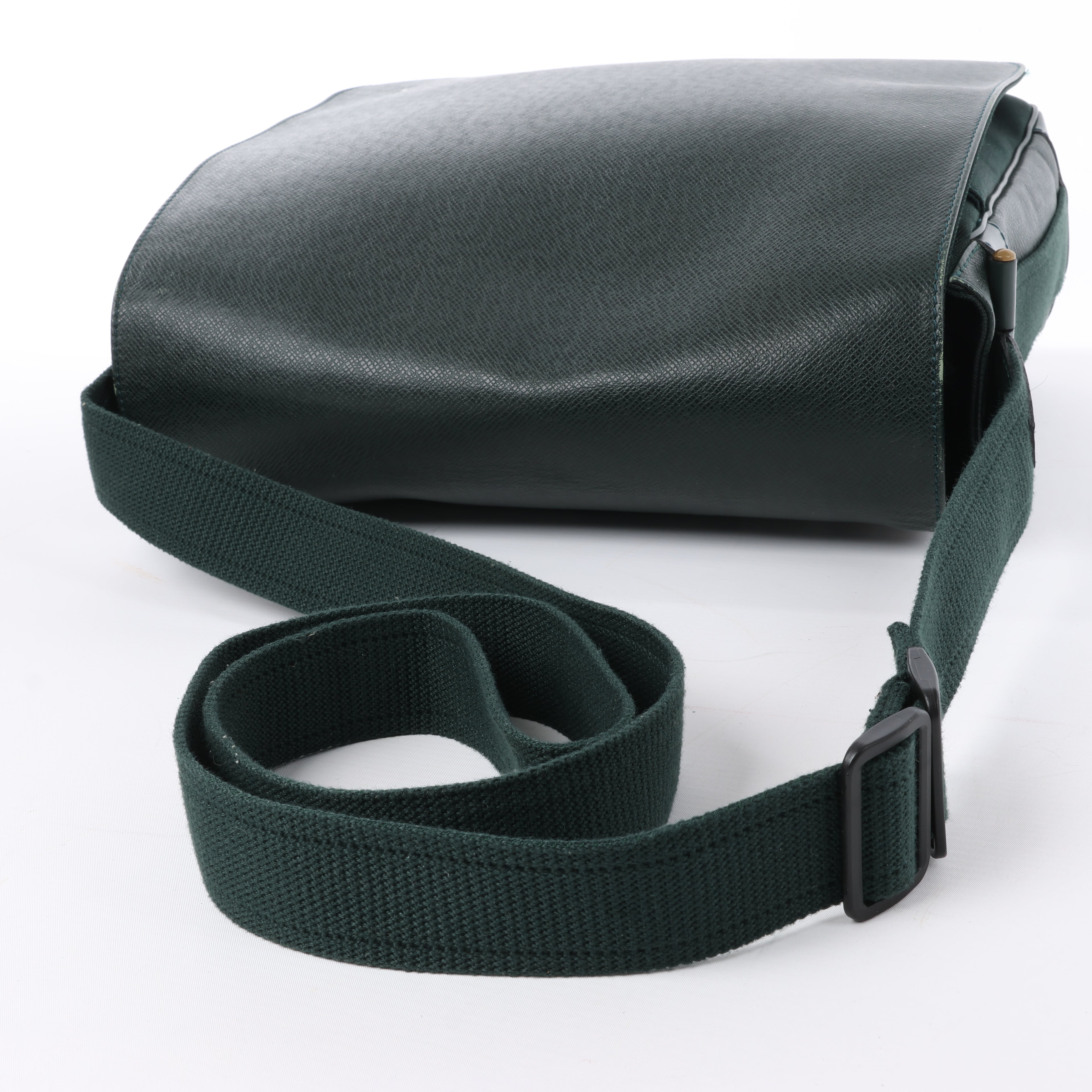 Louis Vuitton Viktor Taiga Leather Shoulder Bag in Green M30144
