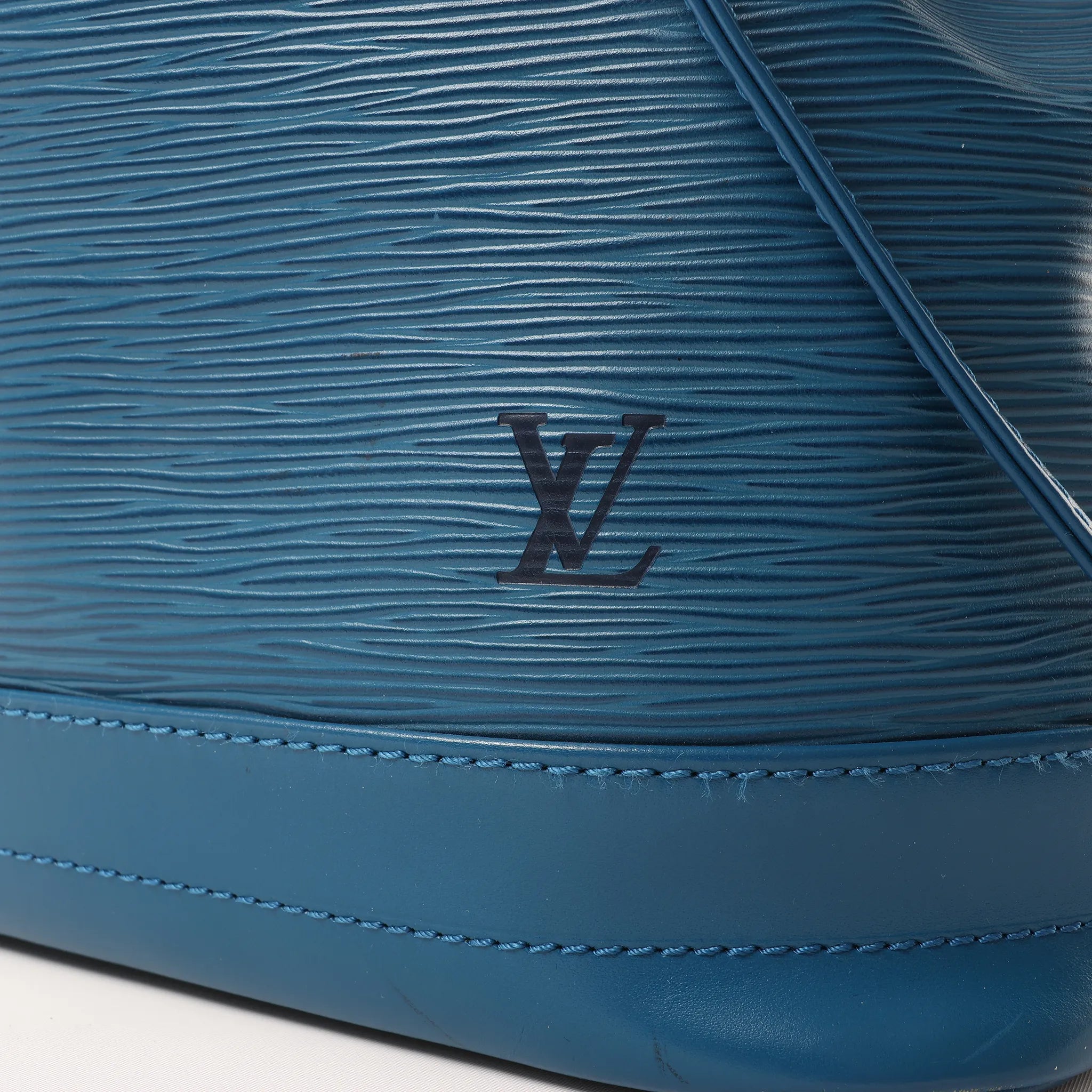 Louis Vuitton Noe Epi Leather Shoulder Bag in Blue