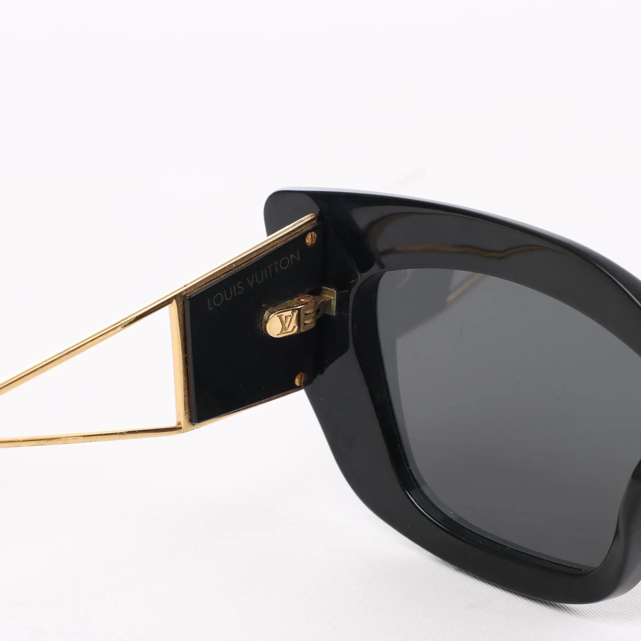 Louis Vuitton Acetate Arizona Dream Sunglasses in Black Z1220W