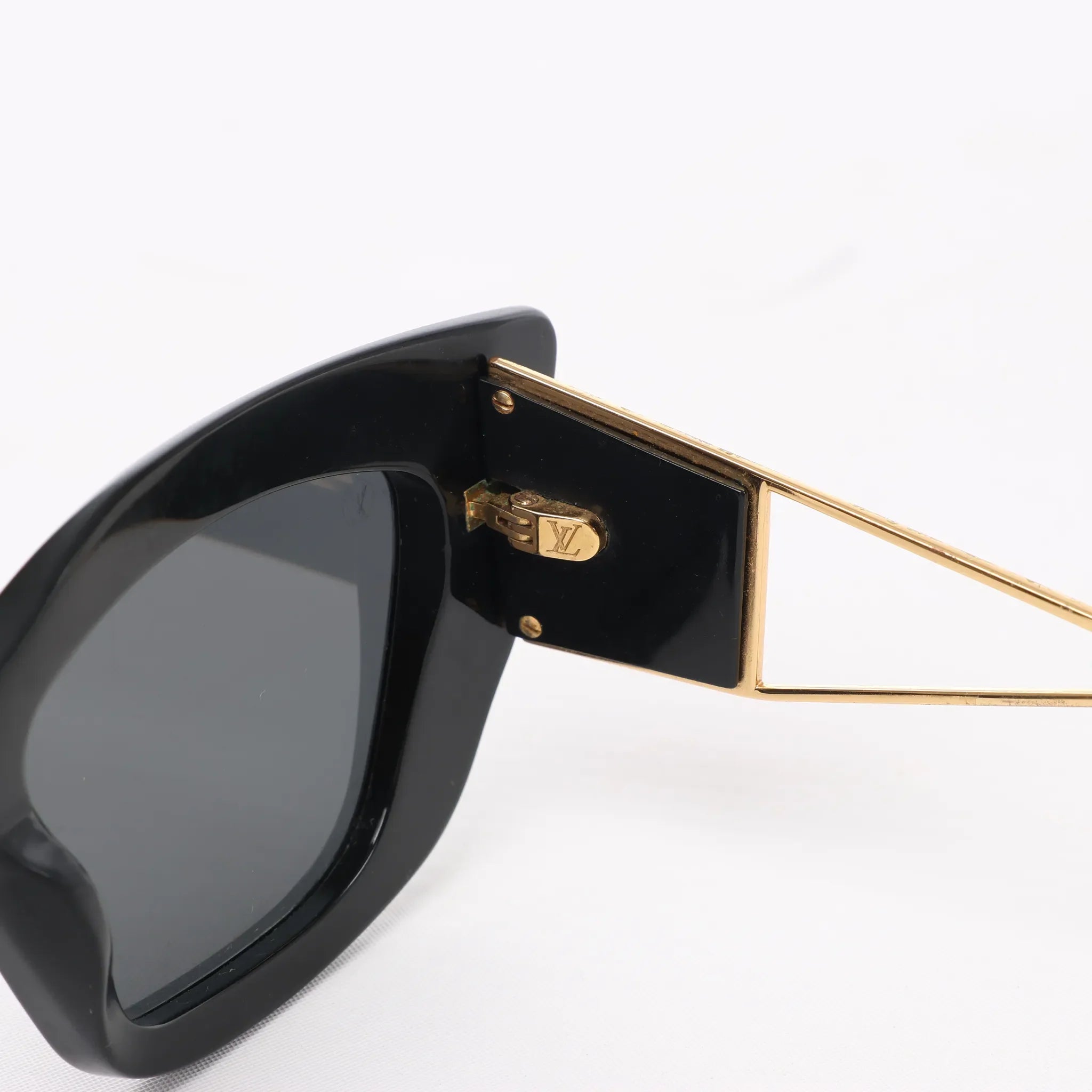 Louis Vuitton Acetate Arizona Dream Sunglasses in Black Z1220W